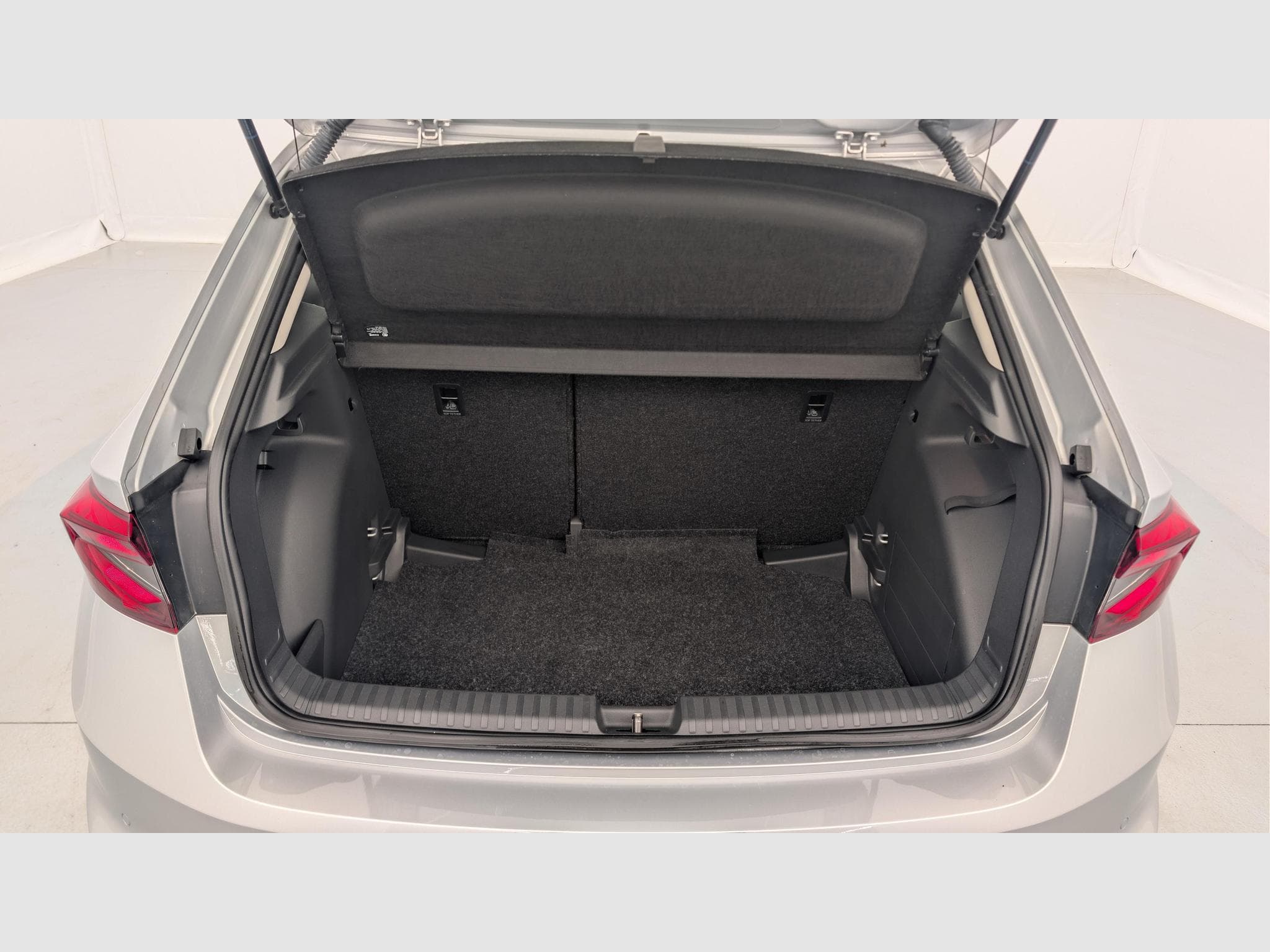 Skoda Fabia 1.0 MPI 80 CH BVM5 AMBITION (2023) - Photo 11