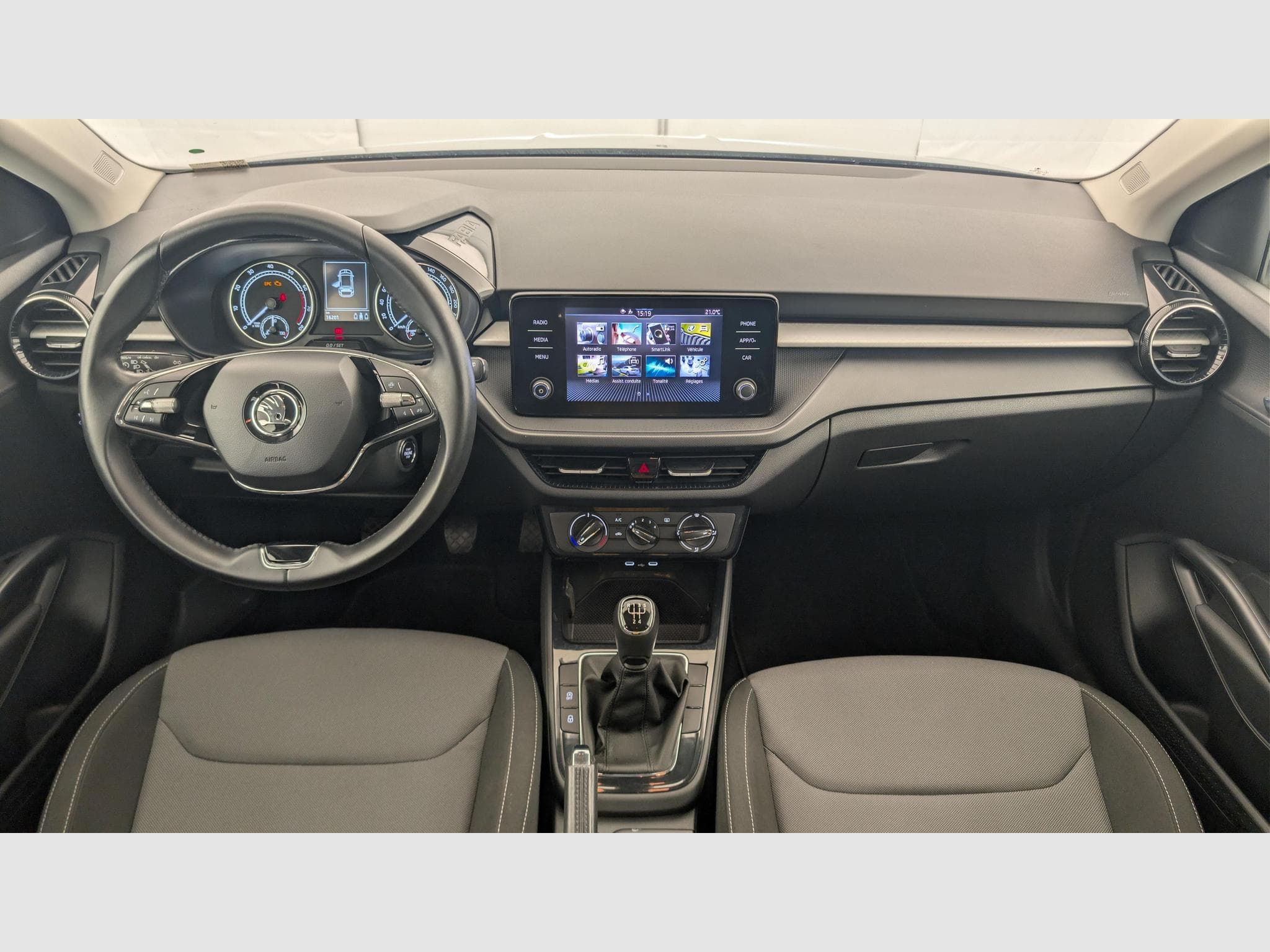 Skoda Fabia 1.0 MPI 80 CH BVM5 AMBITION (2023) - Photo 13