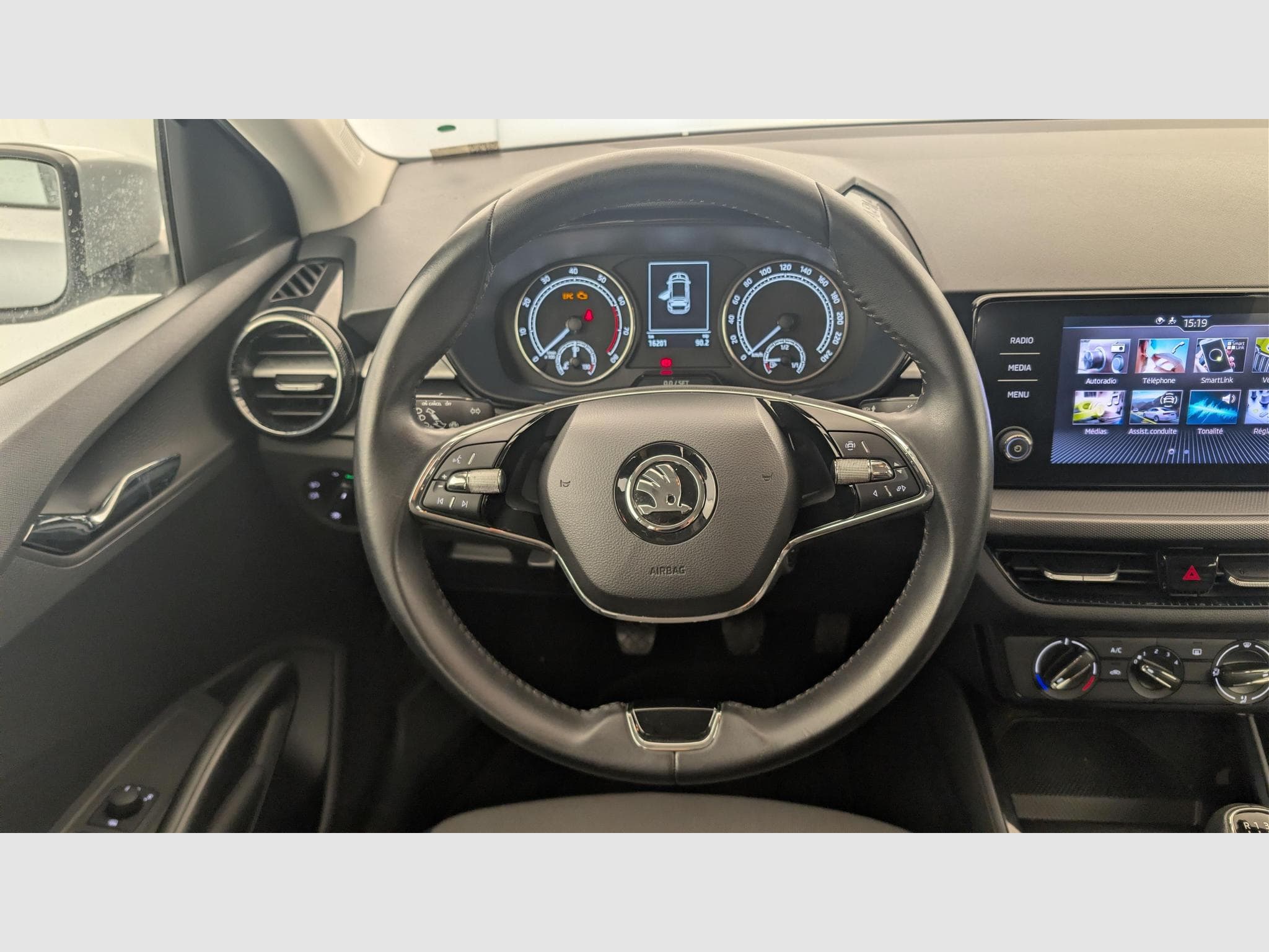 Skoda Fabia 1.0 MPI 80 CH BVM5 AMBITION (2023) - Photo 14