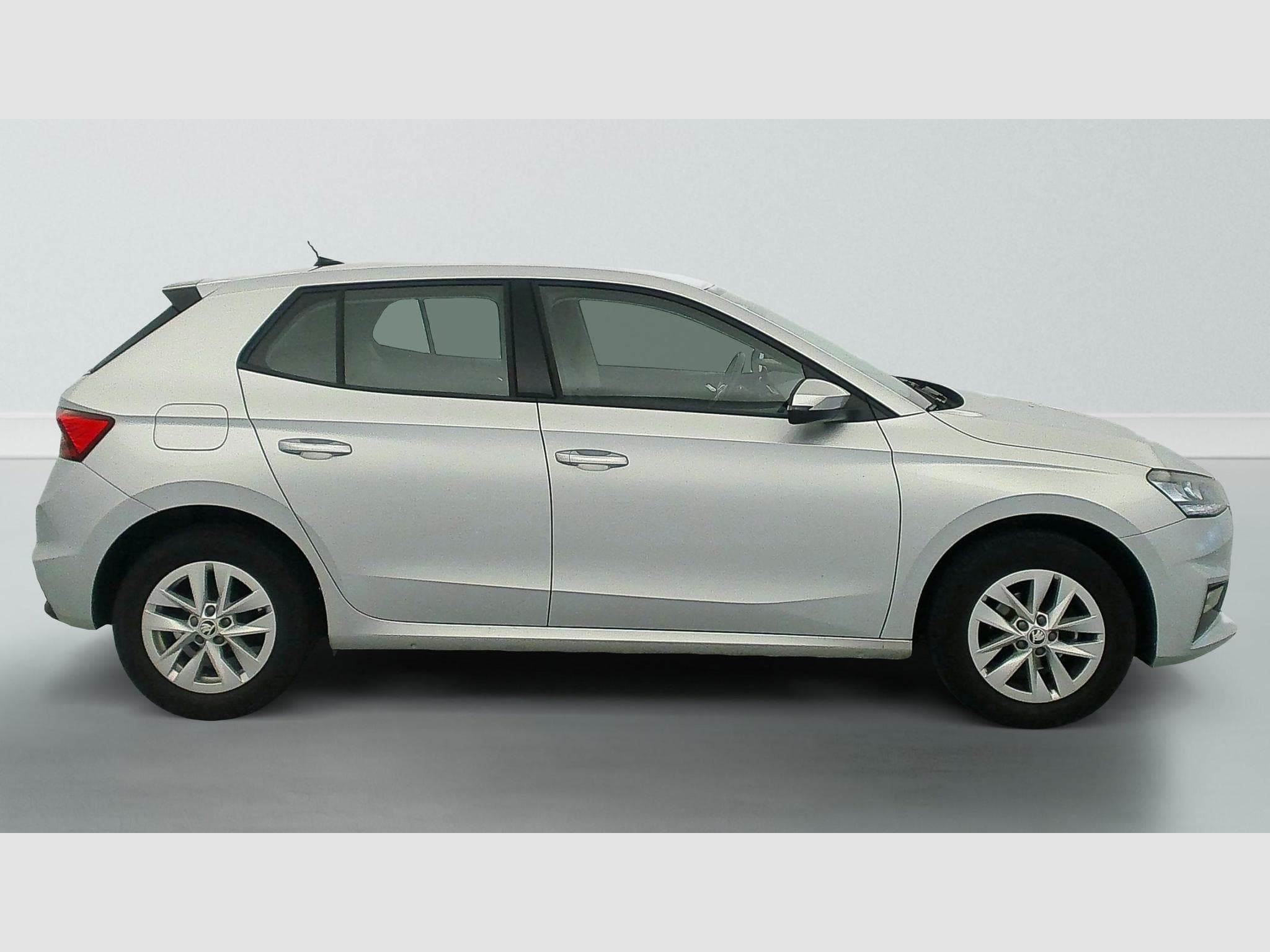 Skoda Fabia 1.0 MPI 80 CH BVM5 AMBITION (2023) - Photo 8