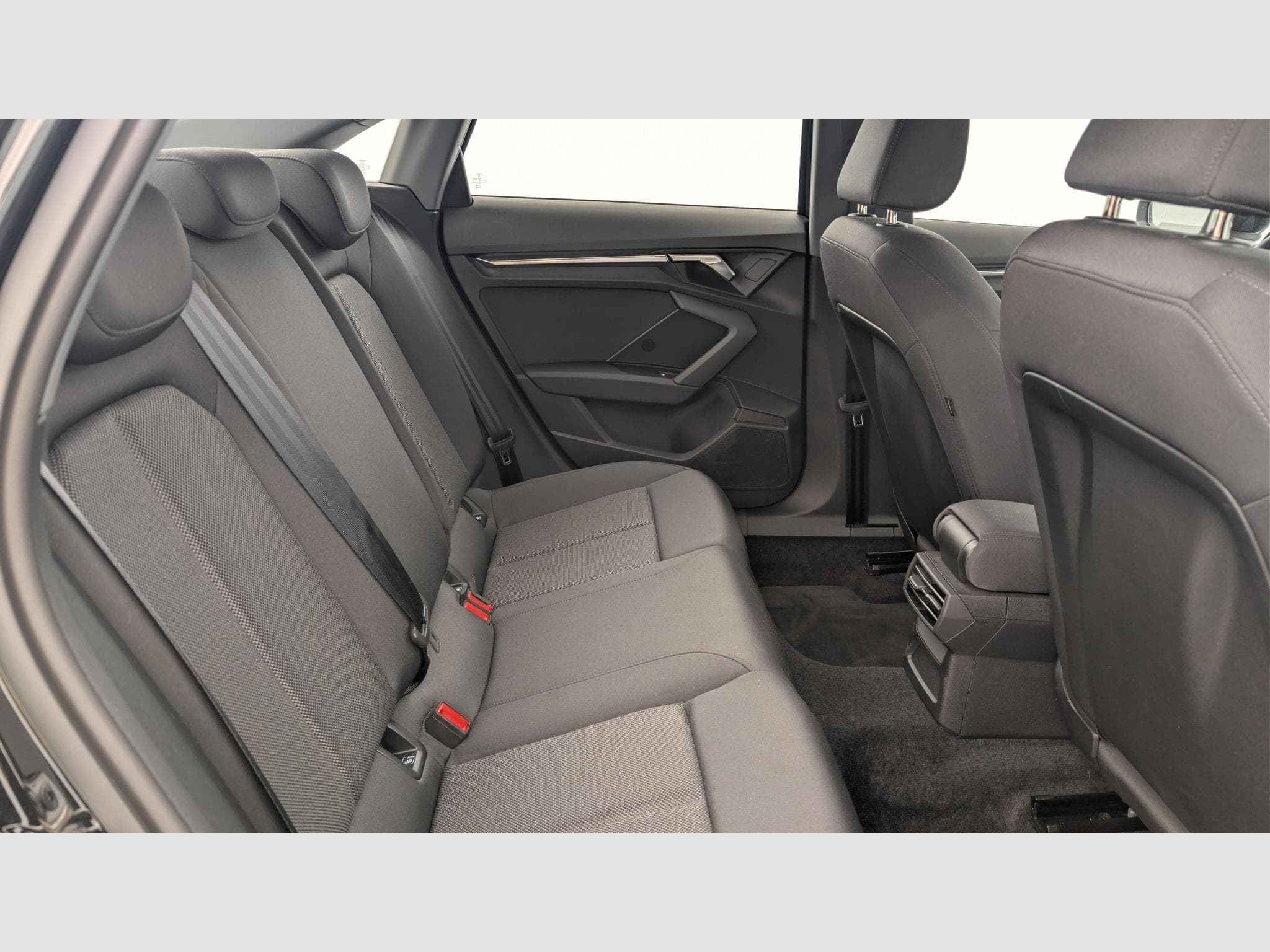 Audi A3 35 TDI 150 S tronic 7 Business Executive (2024) - Photo 10