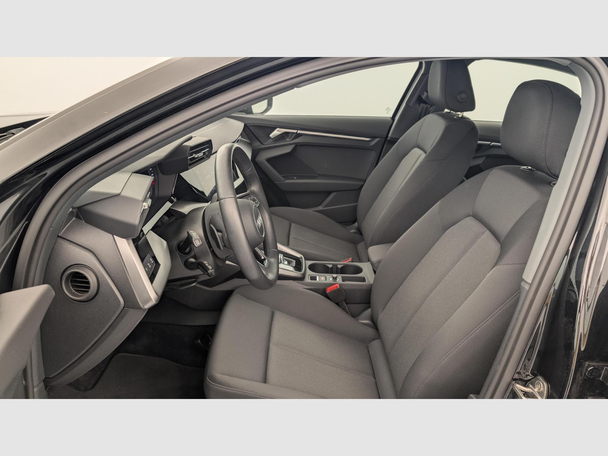 Audi A3 35 TDI 150 S tronic 7 Business Executive (2024) - Photo 16