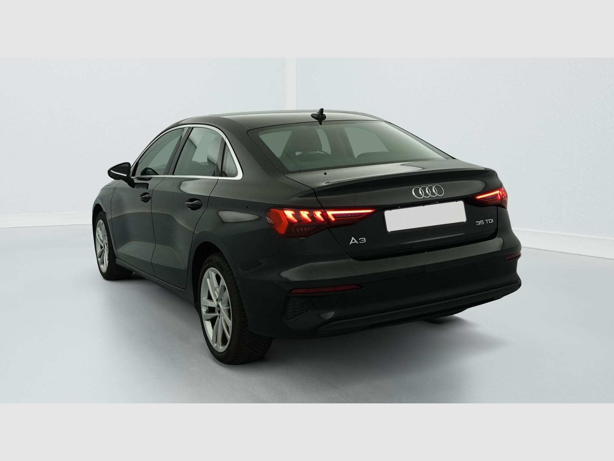 Audi A3 35 TDI 150 S tronic 7 Business Executive (2024) - Photo 5