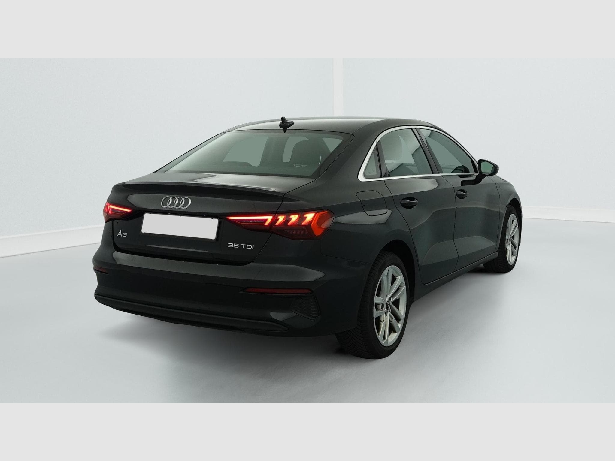 Audi A3 35 TDI 150 S tronic 7 Business Executive (2024) - Photo 7