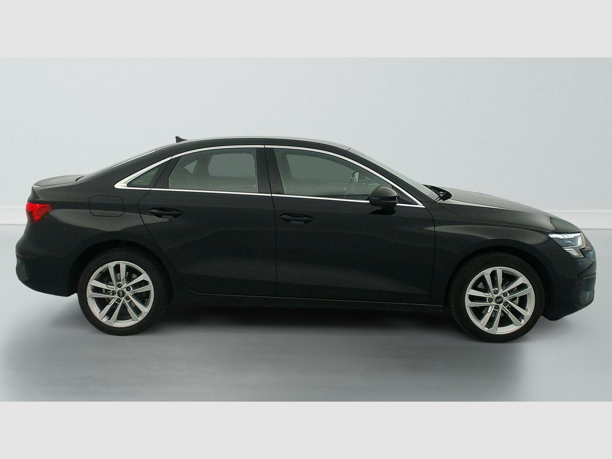 Audi A3 35 TDI 150 S tronic 7 Business Executive (2024) - Photo 8
