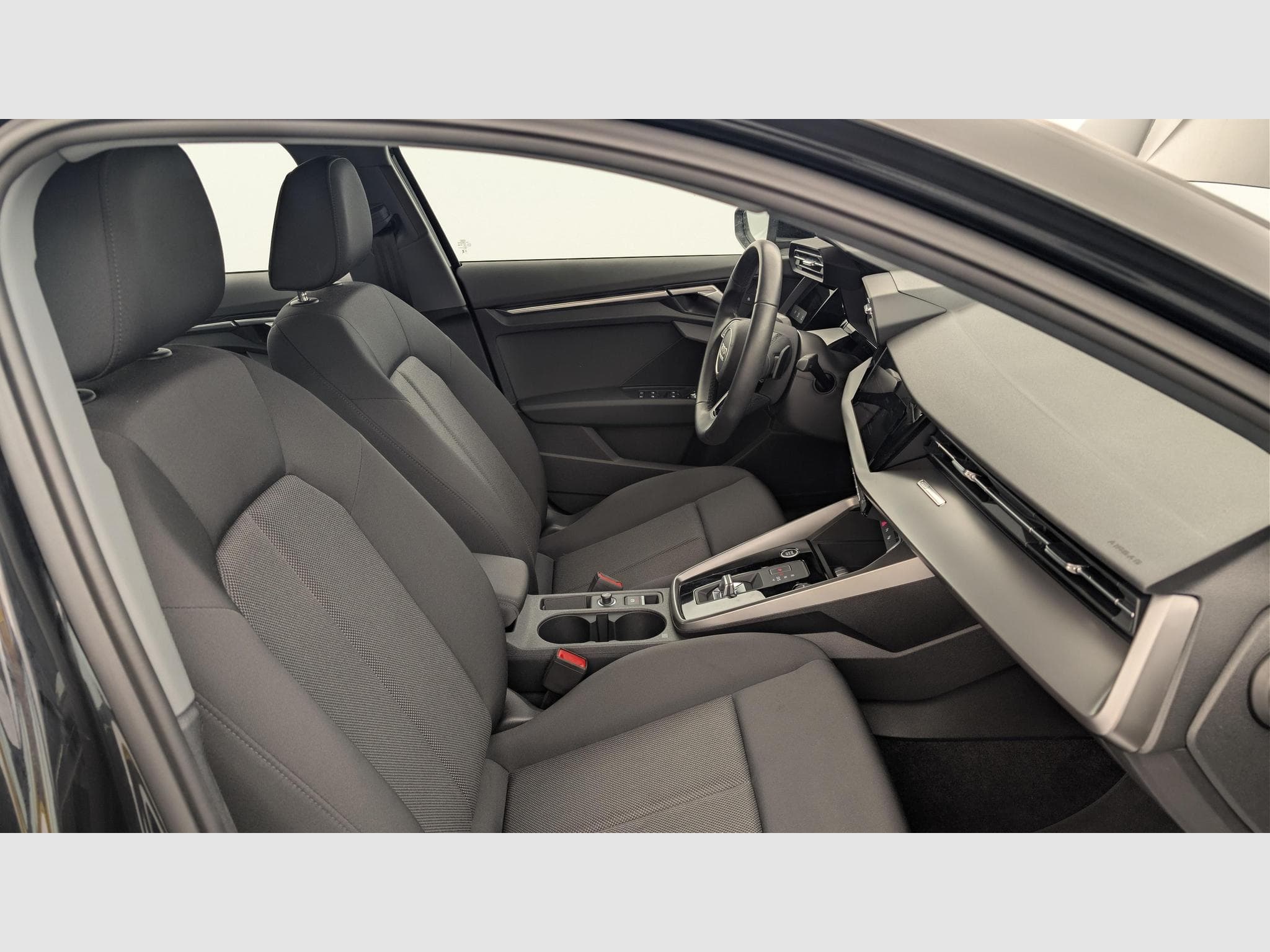 Audi A3 35 TDI 150 S tronic 7 Business Executive (2024) - Photo 9