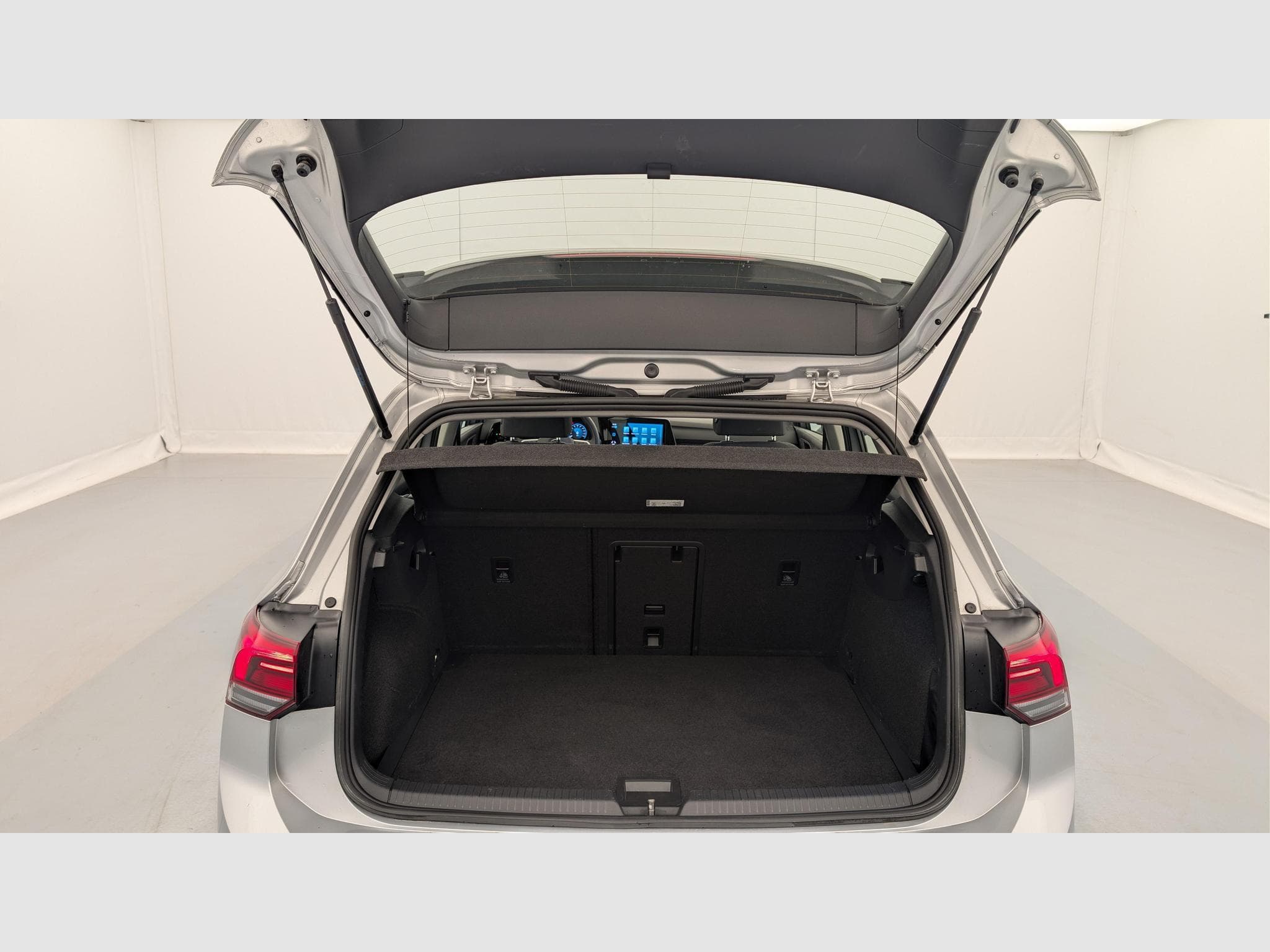 VW GOLF 8 1.0 TSI OPF 110 BVM6 LIFE (2021) - Photo 11