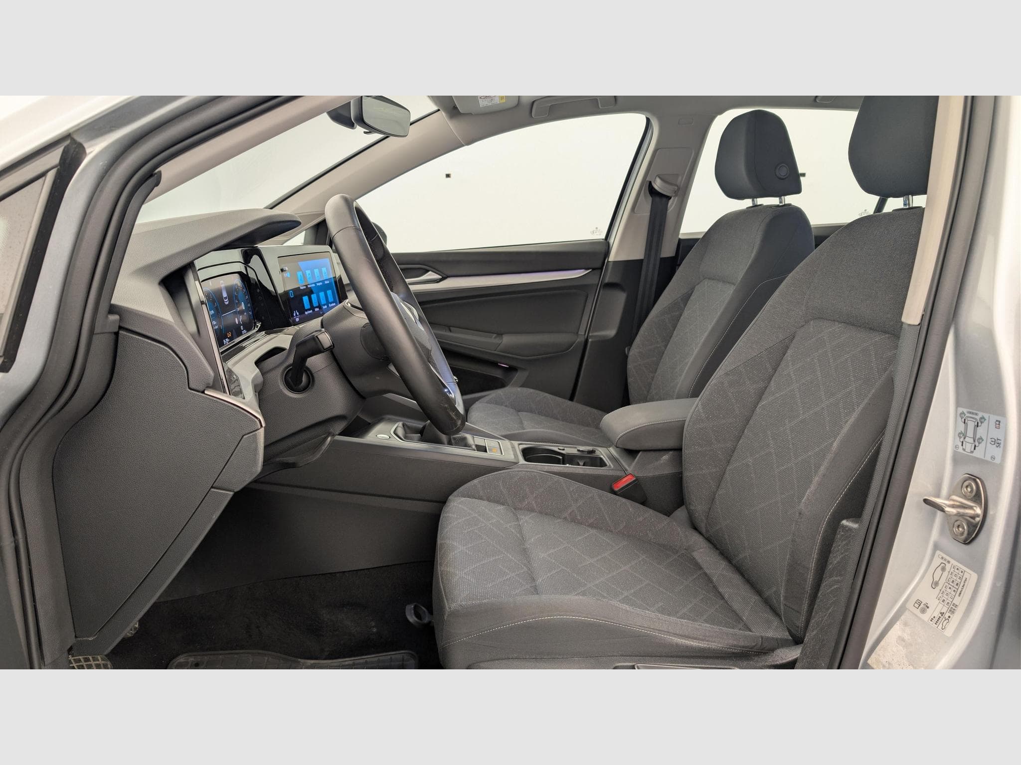 VW GOLF 8 1.0 TSI OPF 110 BVM6 LIFE (2021) - Photo 16