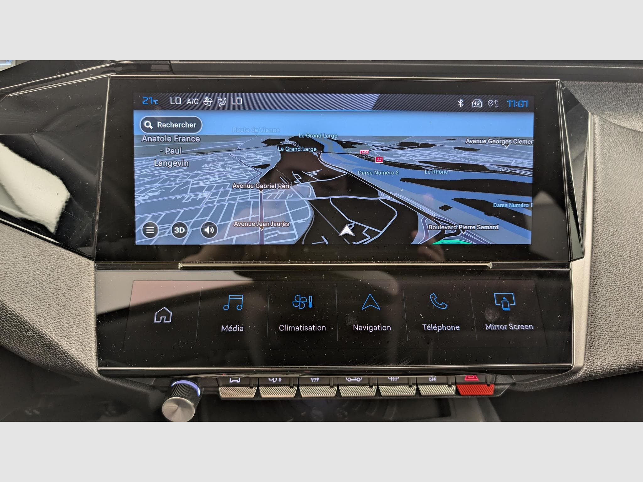 Peugeot 408 Hybrid 145 e-DCS6 Allure (2025) - Photo 18