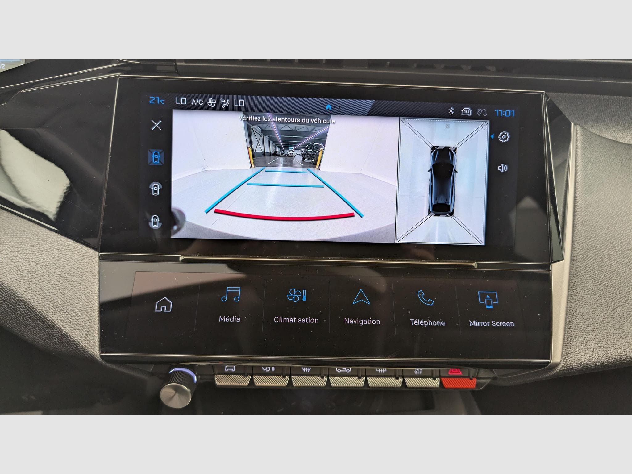 Peugeot 408 Hybrid 145 e-DCS6 Allure (2025) - Photo 19