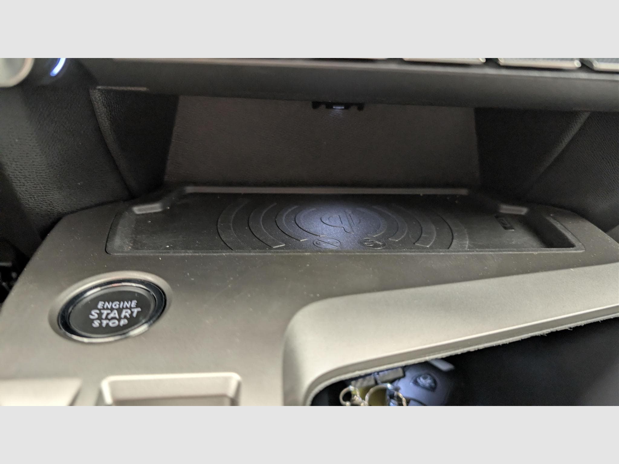 Peugeot 408 Hybrid 145 e-DCS6 Allure (2025) - Photo 20