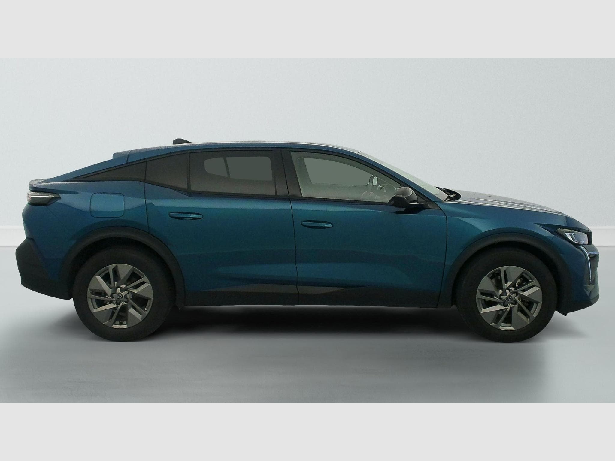 Peugeot 408 Hybrid 145 e-DCS6 Allure (2025) - Photo 8