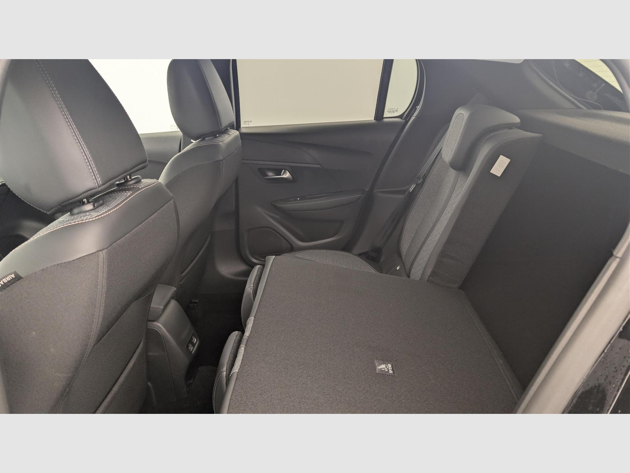Peugeot 208 PureTech 100 S&S EAT8 Allure (2024) - Photo 12