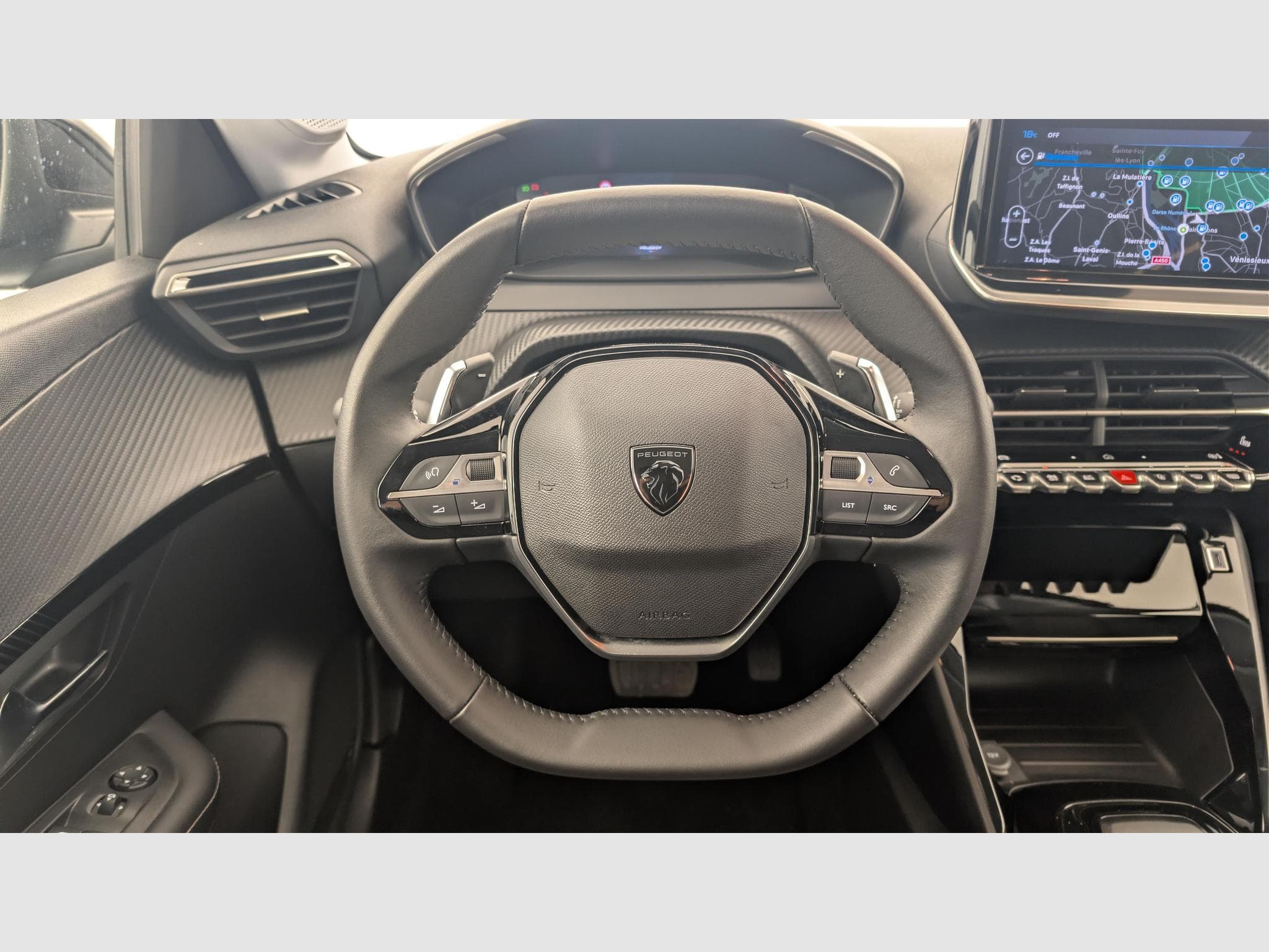 Peugeot 208 PureTech 100 S&S EAT8 Allure (2024) - Photo 14