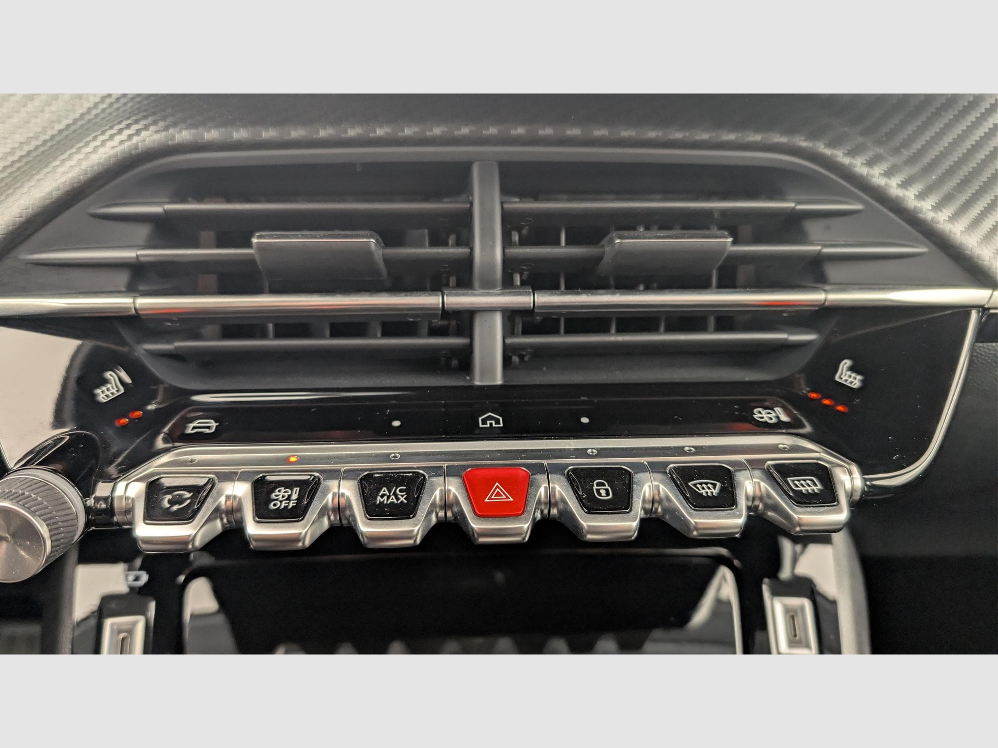 Peugeot 208 PureTech 100 S&S EAT8 Allure (2024) - Photo 20