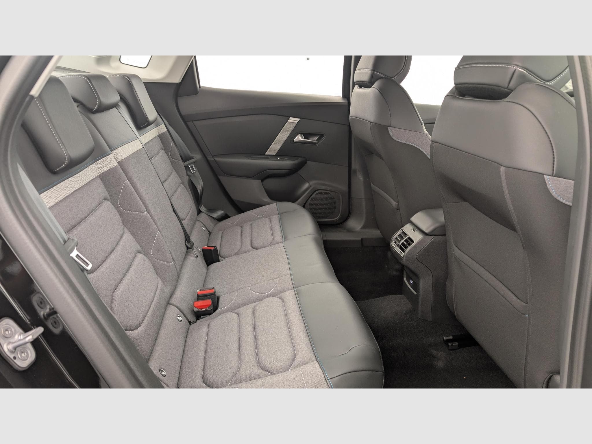 CitroëN C4 X PureTech 130 S&S EAT8 Feel Pack (2023) - Photo 10