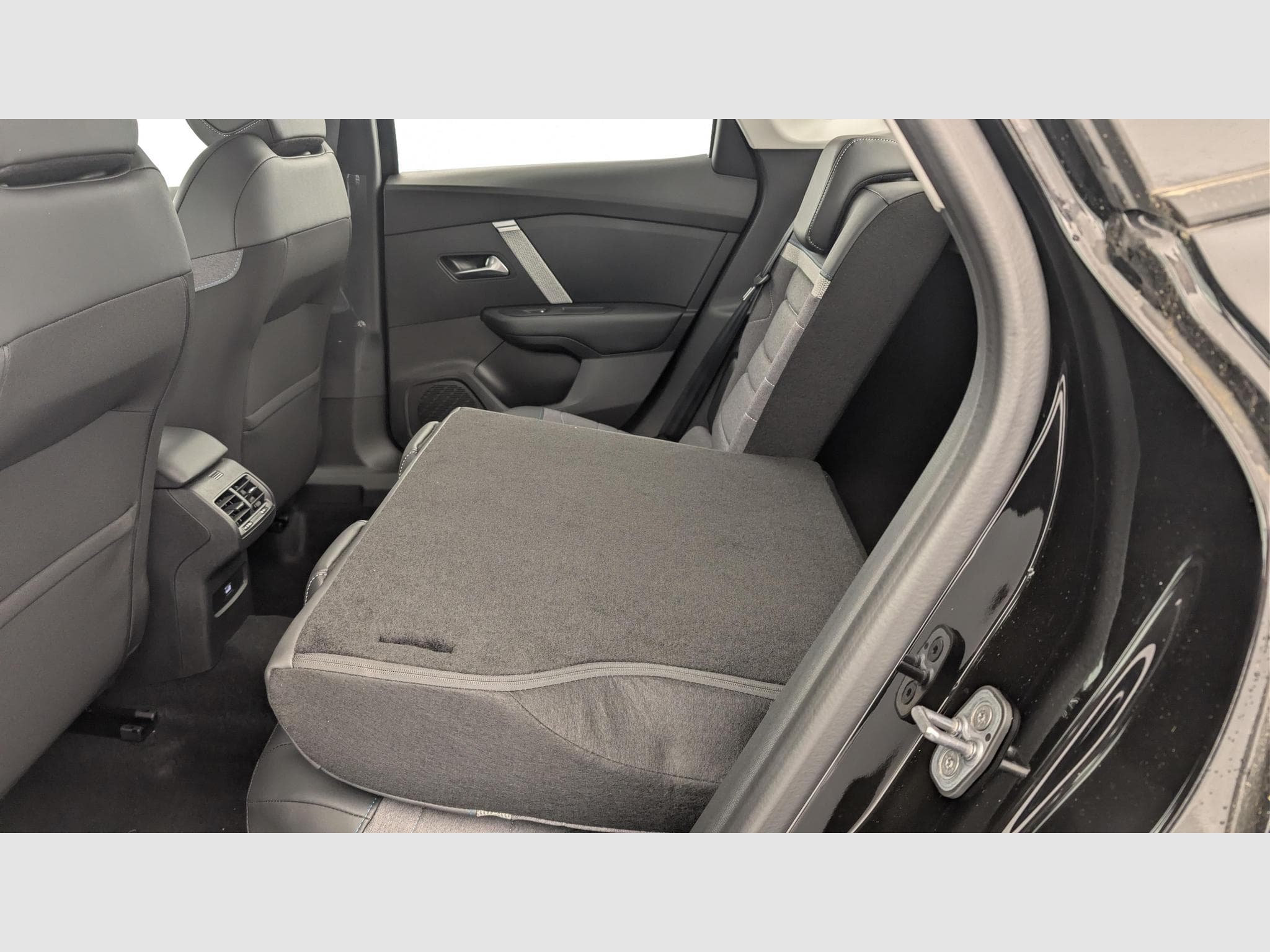 CitroëN C4 X PureTech 130 S&S EAT8 Feel Pack (2023) - Photo 12