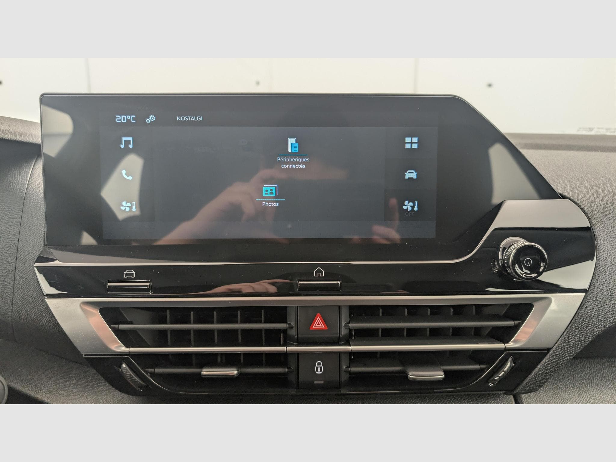 CitroëN C4 X PureTech 130 S&S EAT8 Feel Pack (2023) - Photo 18