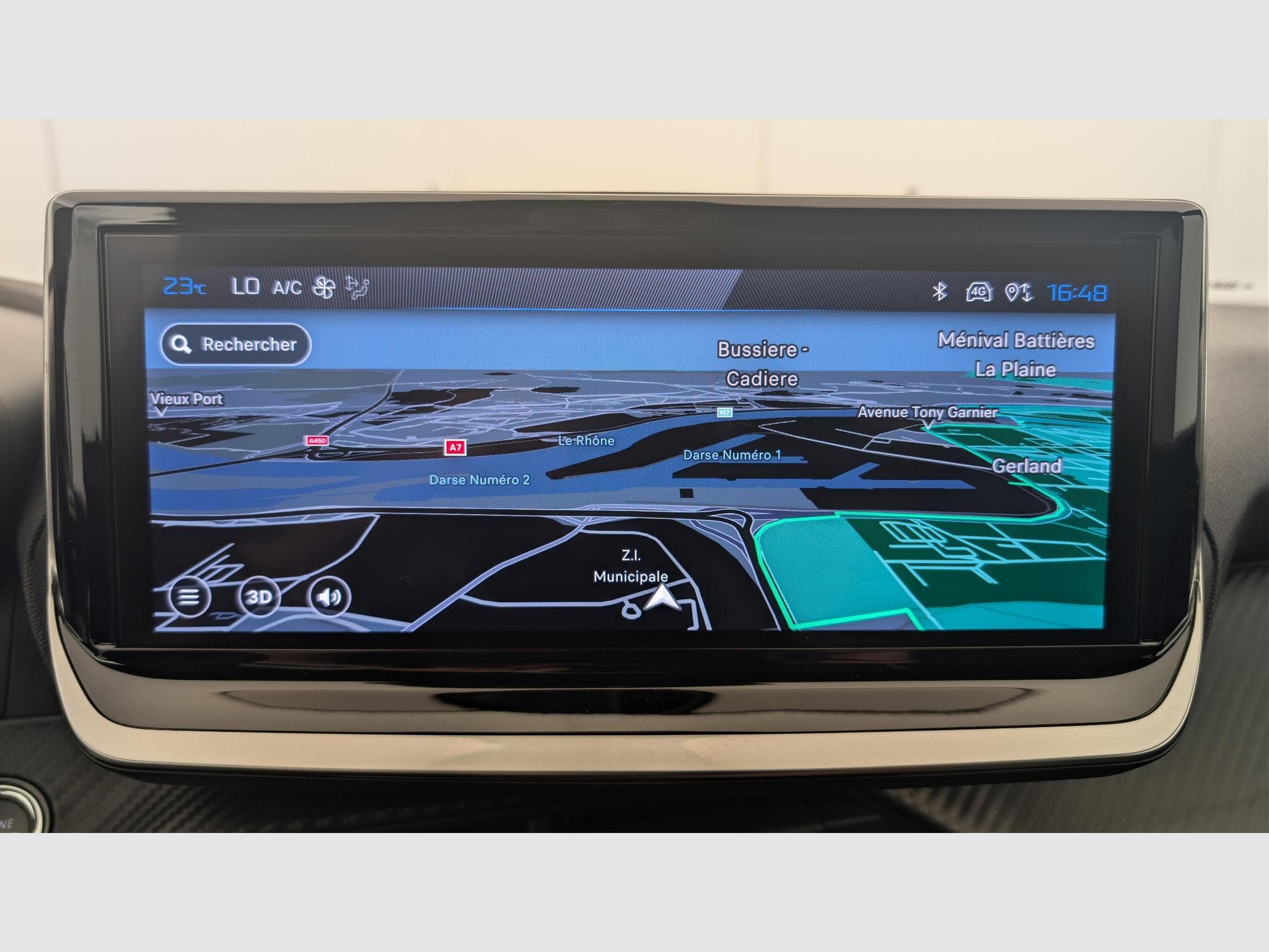 Peugeot 2008 100 S&S BVM6 Allure (2025) - Photo 18