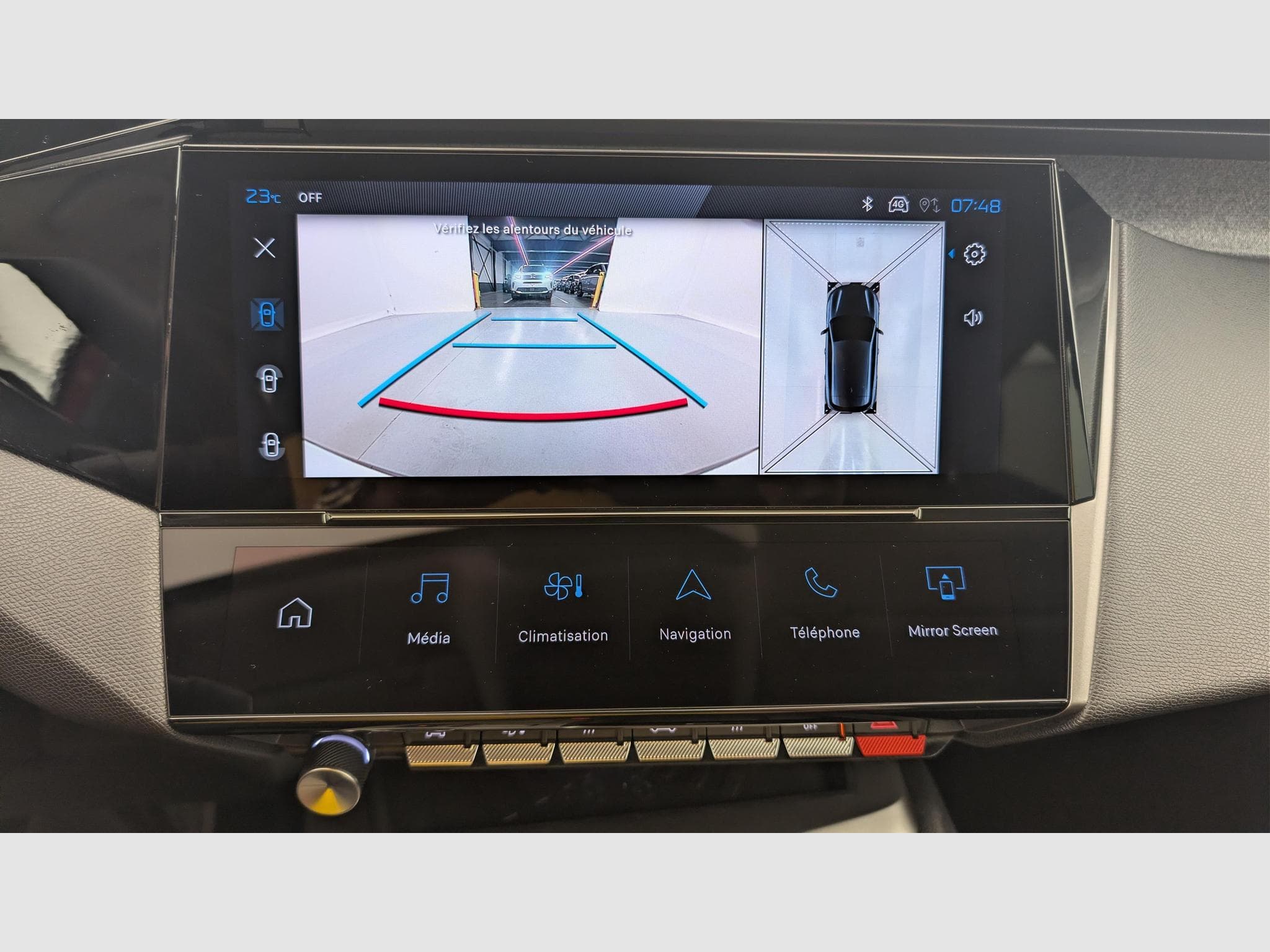 Peugeot 308 Hybrid 145 e-DCS6 Allure (2025) - Photo 17