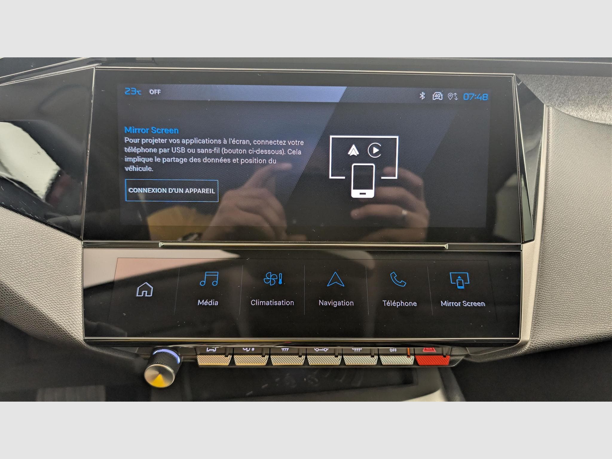 Peugeot 308 Hybrid 145 e-DCS6 Allure (2025) - Photo 18