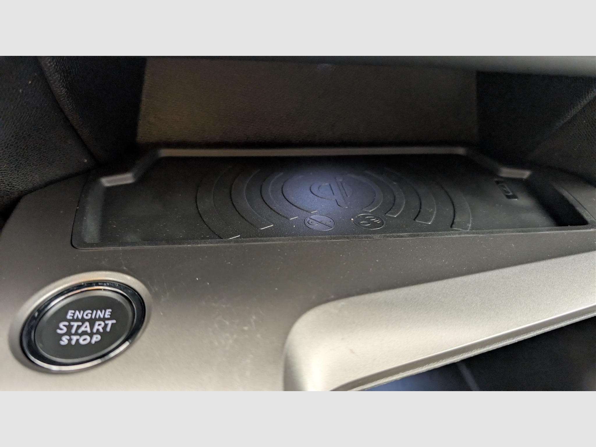 Peugeot 308 Hybrid 145 e-DCS6 Allure (2025) - Photo 20