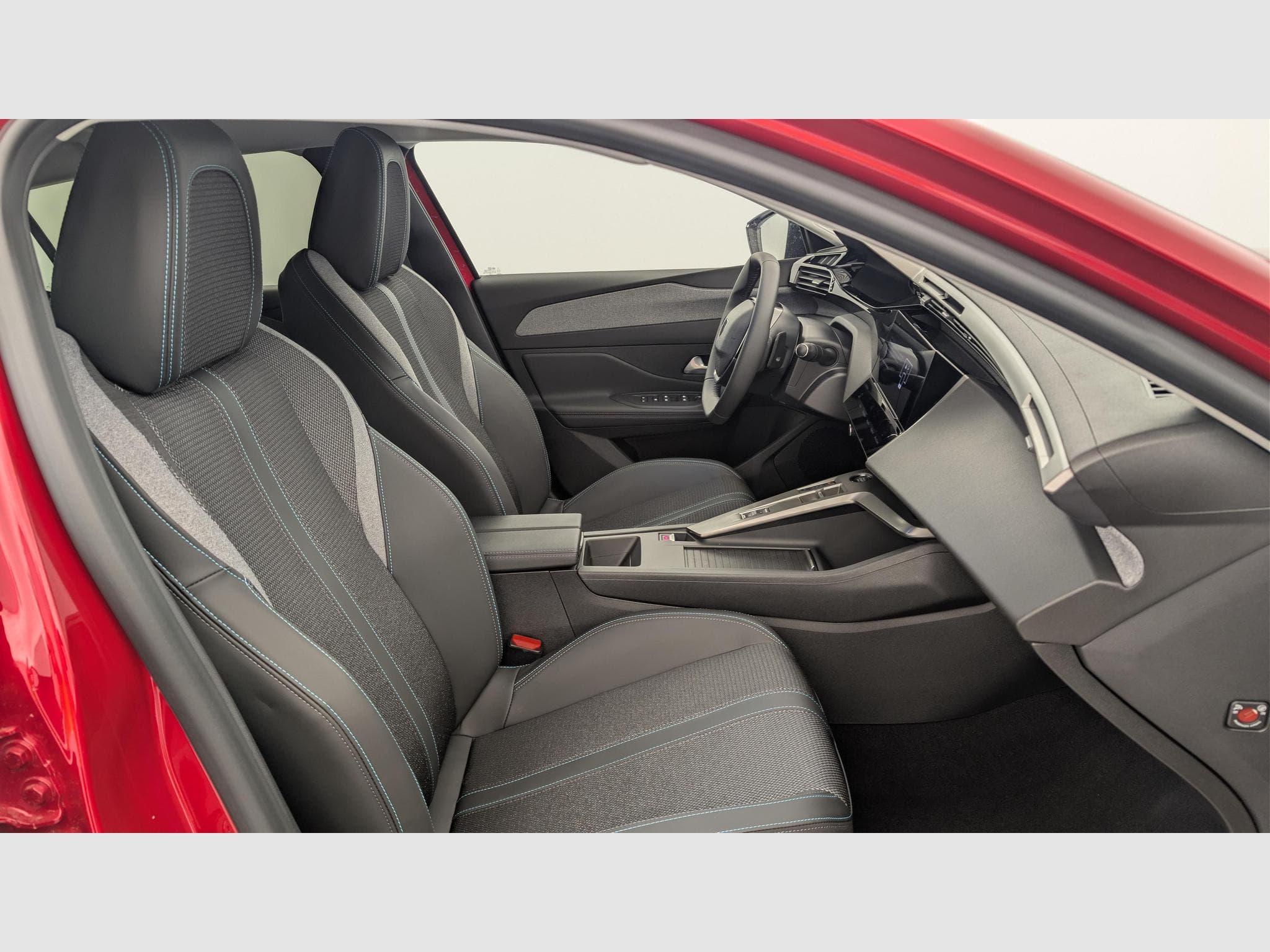 Peugeot 308 Hybrid 145 e-DCS6 Allure (2025) - Photo 9