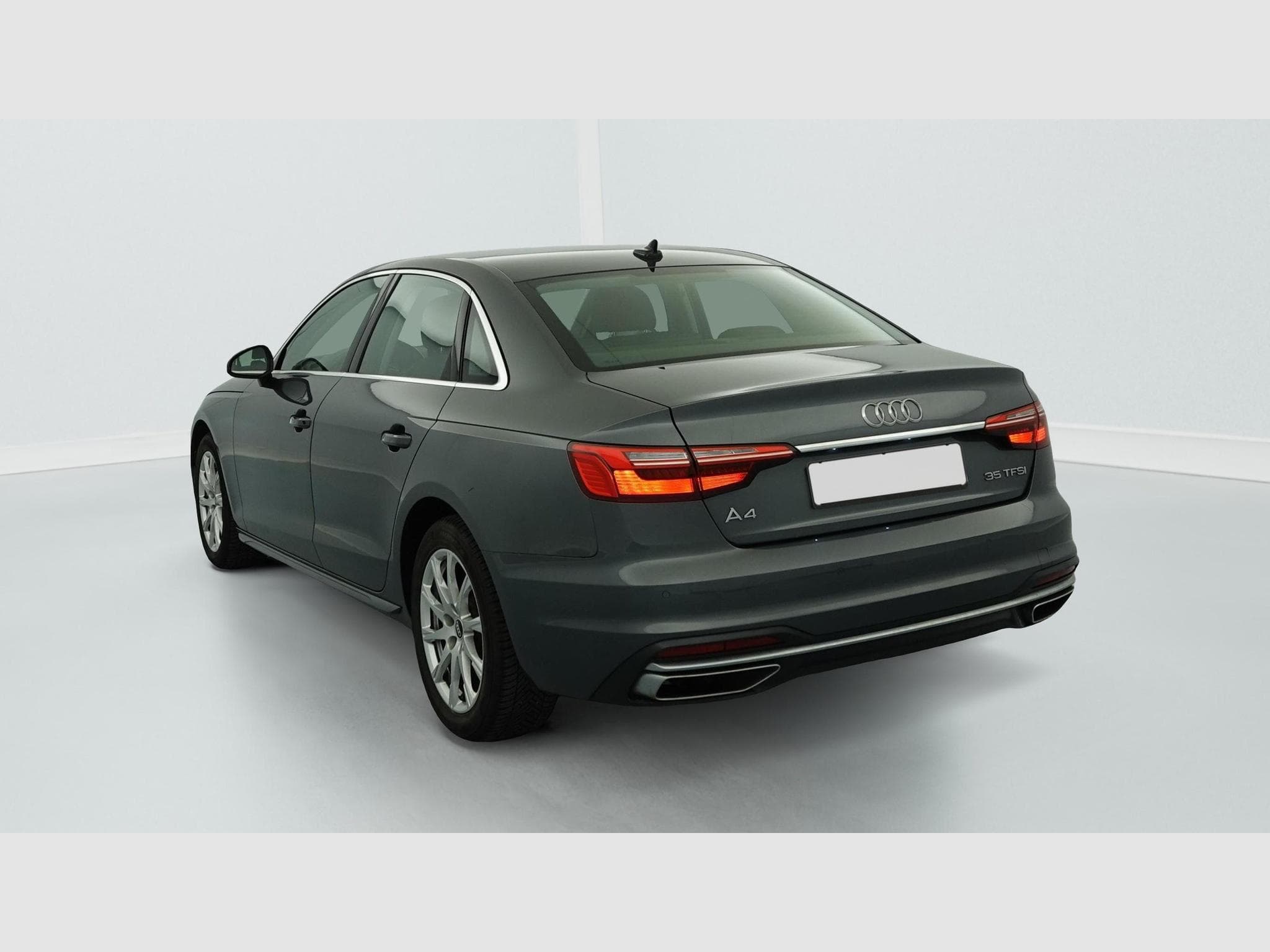Audi A4 35 TFSI 150 S tronic 7 Design (2021) - Photo 5