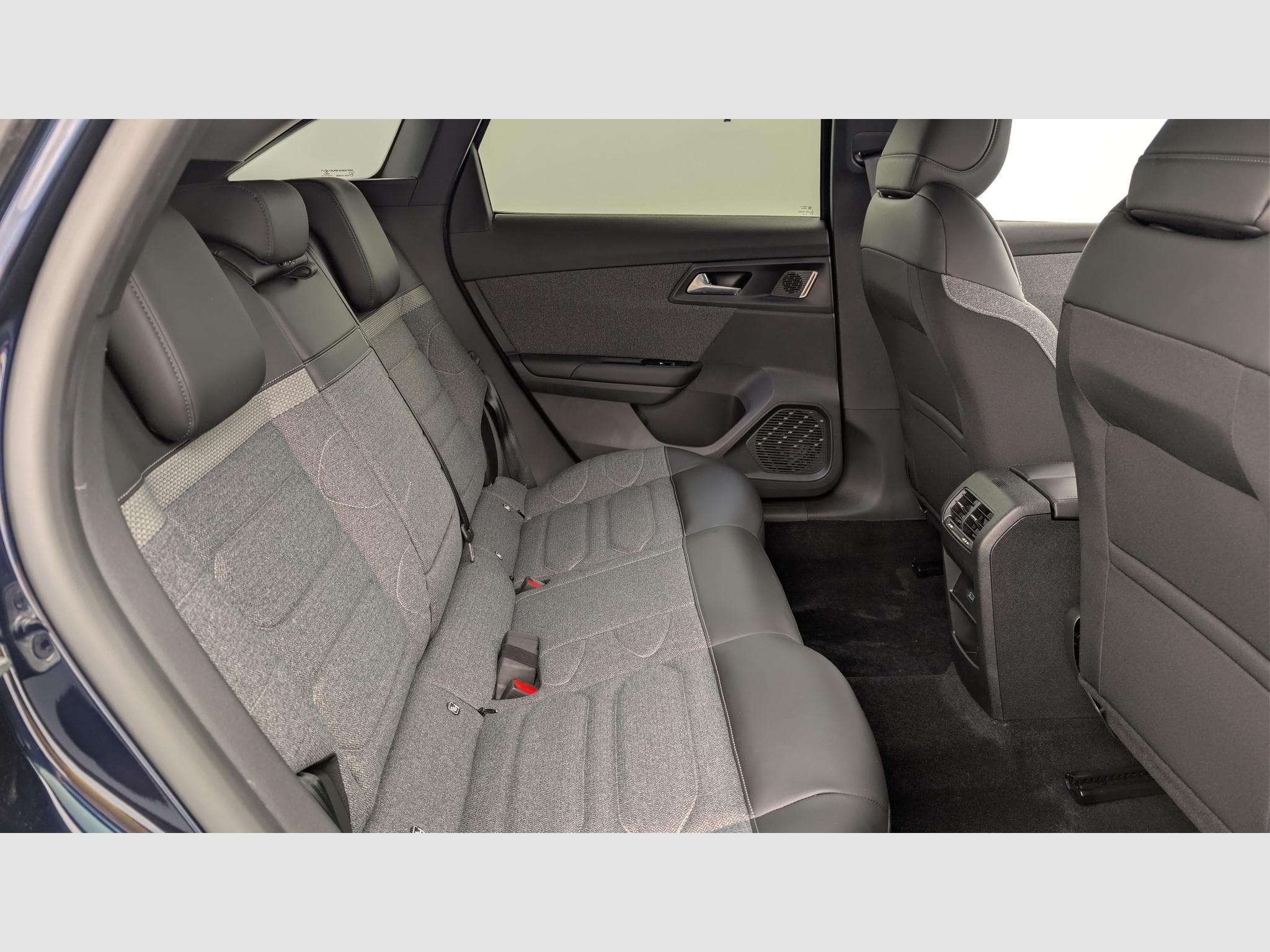 CitroëN C5 X PureTech 130 EAT8 You (2025) - Photo 10