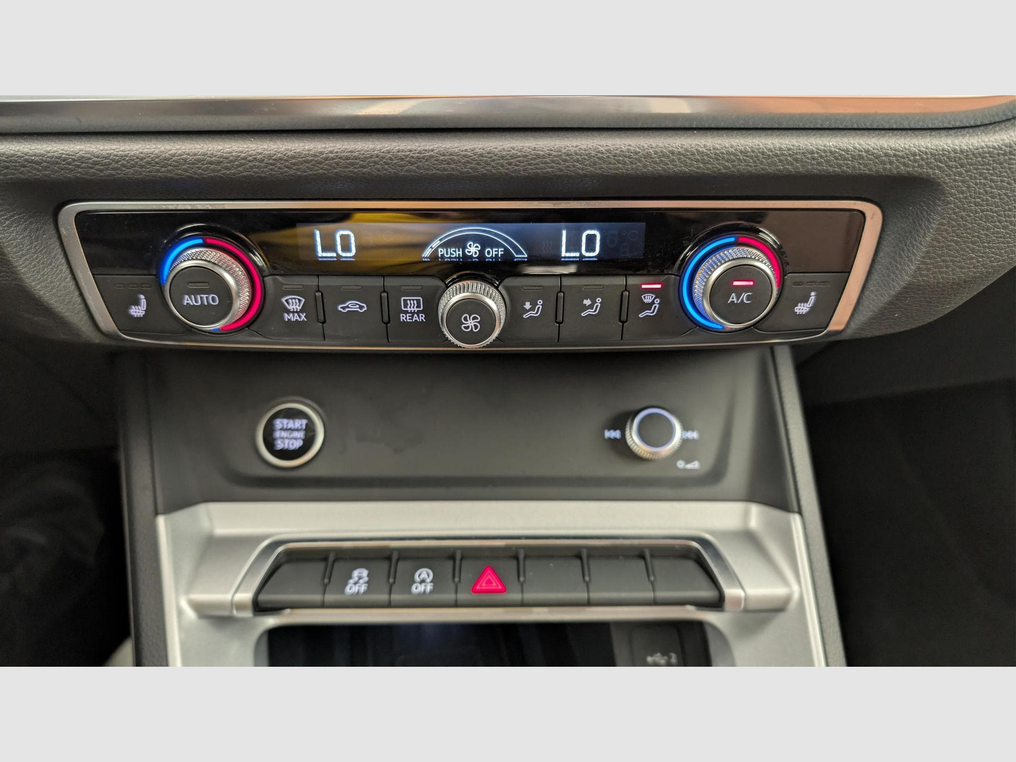 Audi Q3 35 TDI 150 ch S tronic 7 Design (2023) - Photo 19