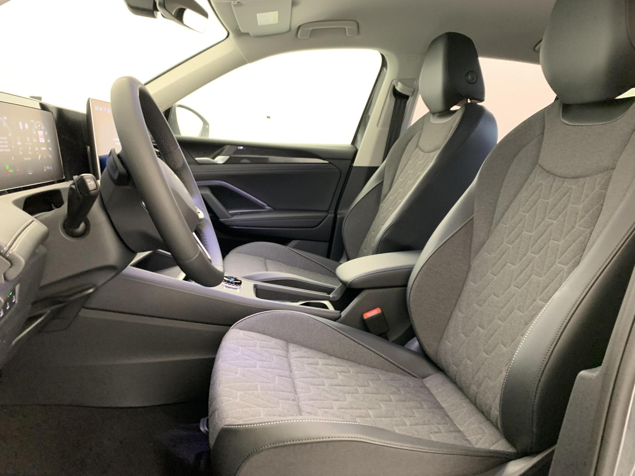 VW Tiguan 1.5 eTSI 131ch DSG7 Life (2026) - Photo 20