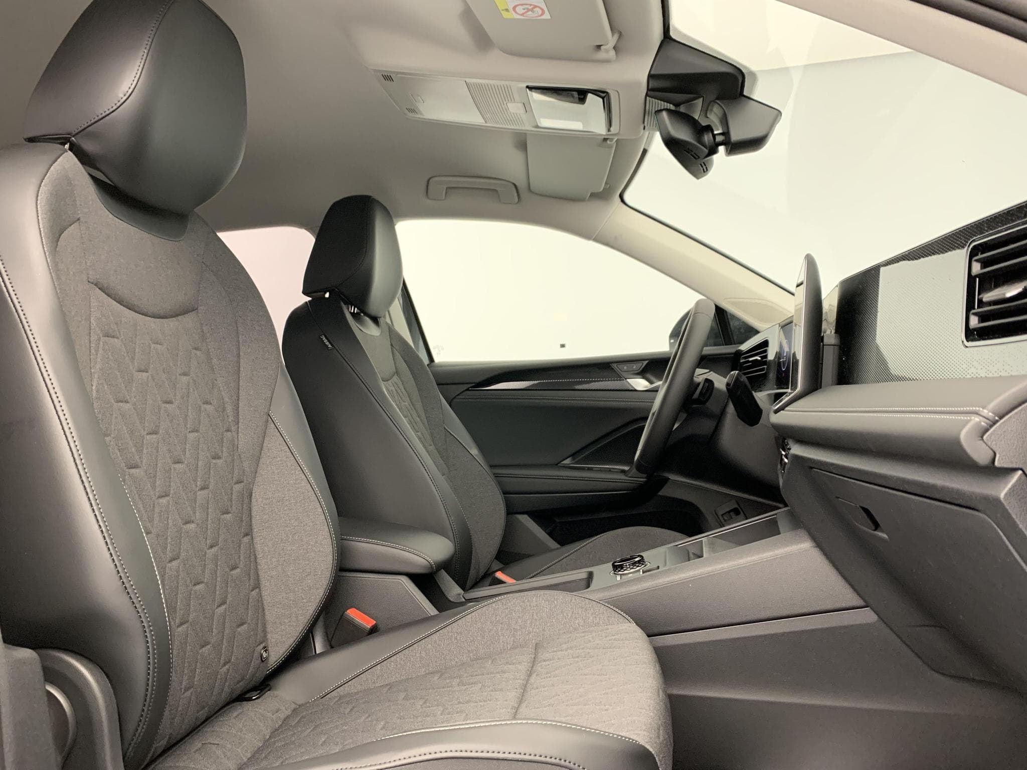 VW Tiguan 1.5 eTSI 131ch DSG7 Life (2026) - Photo 9