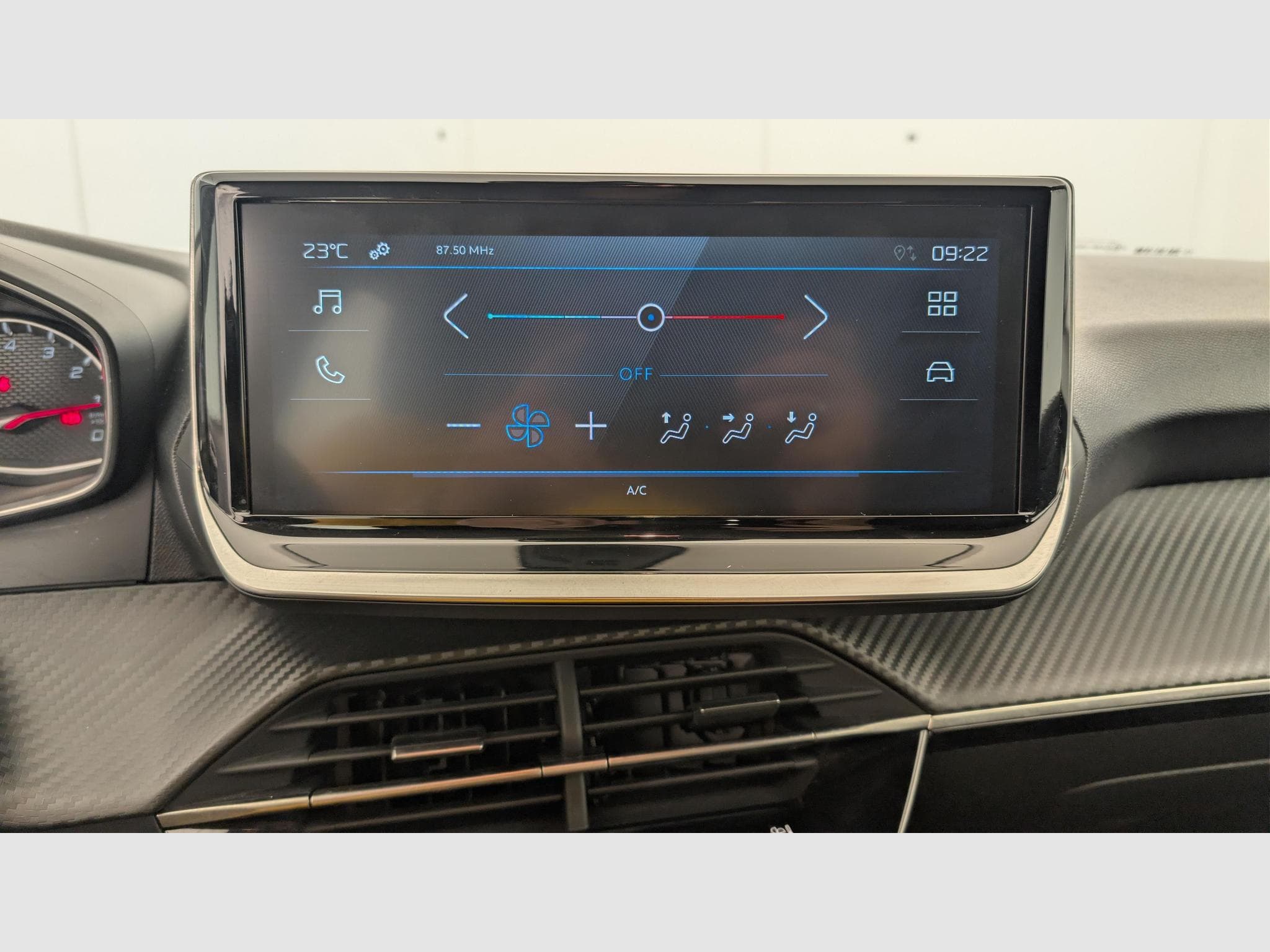 Peugeot 208 100 S&S BVM6 Style (2025) - Photo 14