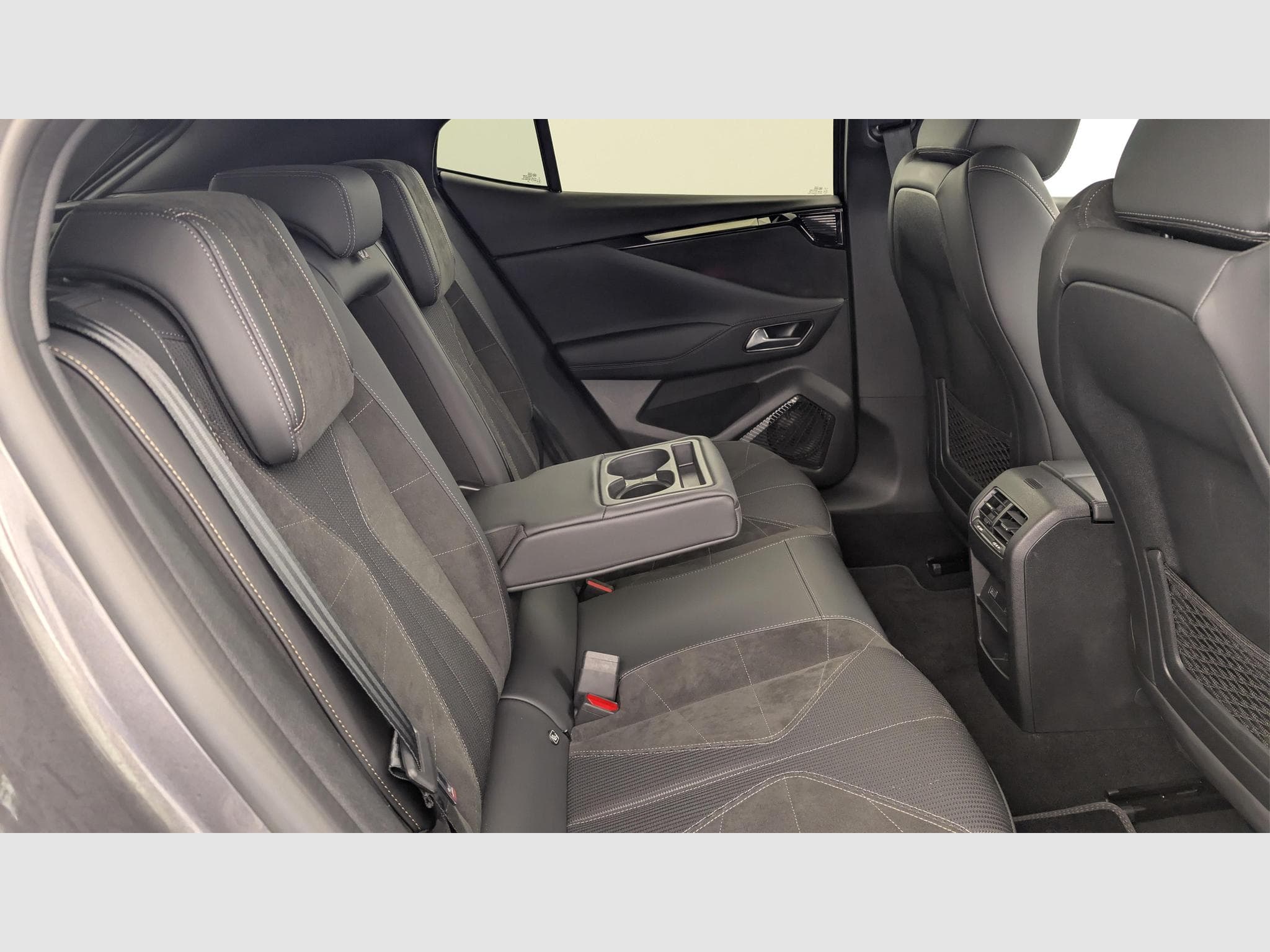 DS Automobiles DS4 PureTech 130 EAT8 Etoile - Alcantara (2024) - Foto 10