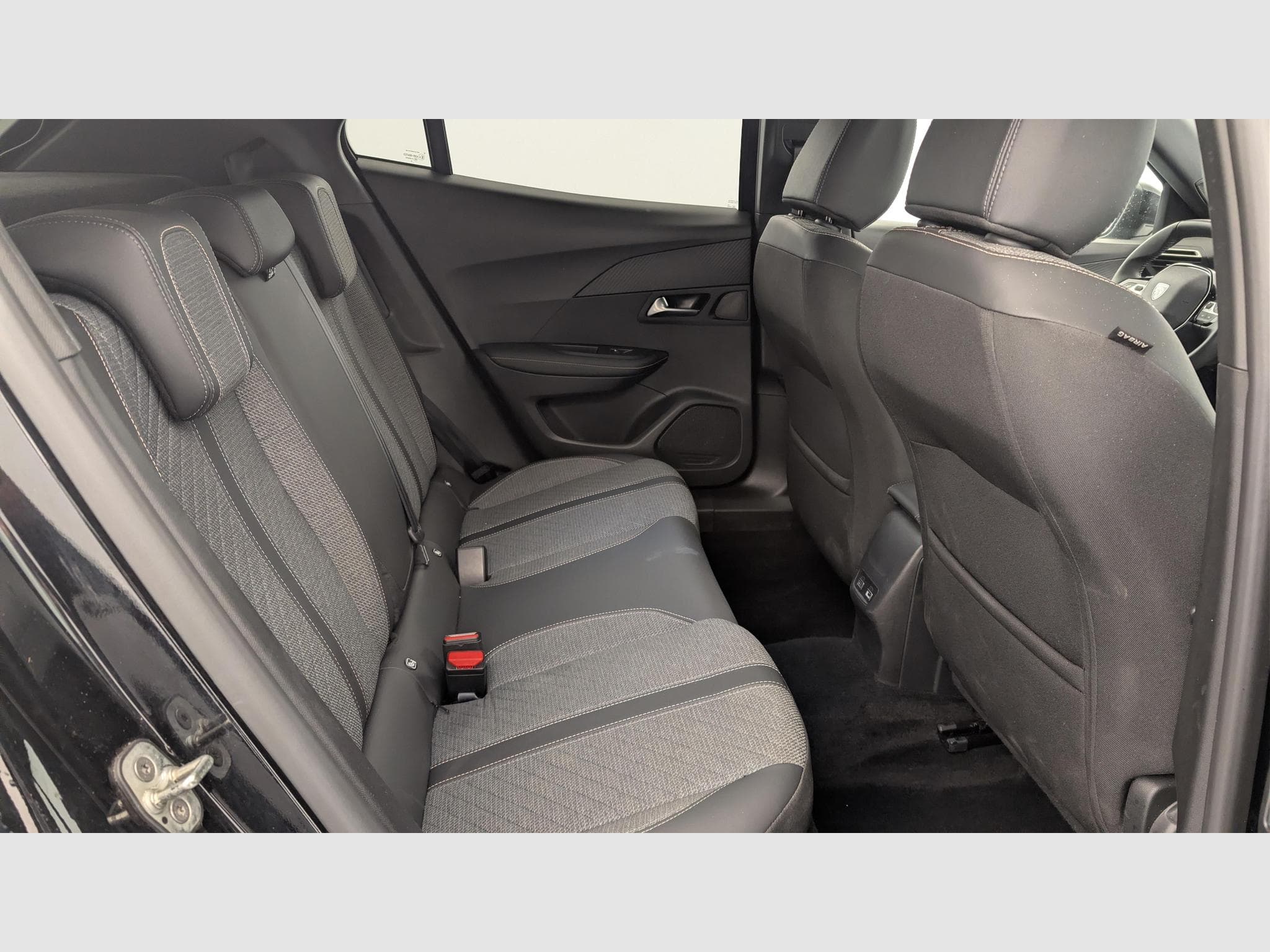 Peugeot 2008 ELECTRIQUE 50 kWh 136 ch Allure (2025) - Foto 10