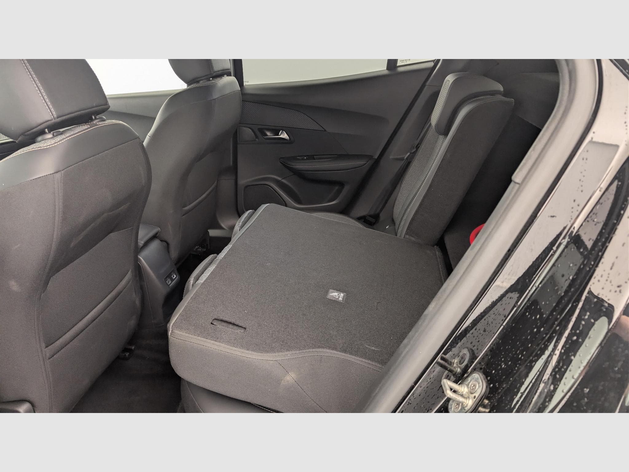 Peugeot 2008 ELECTRIQUE 50 kWh 136 ch Allure (2025) - Foto 12