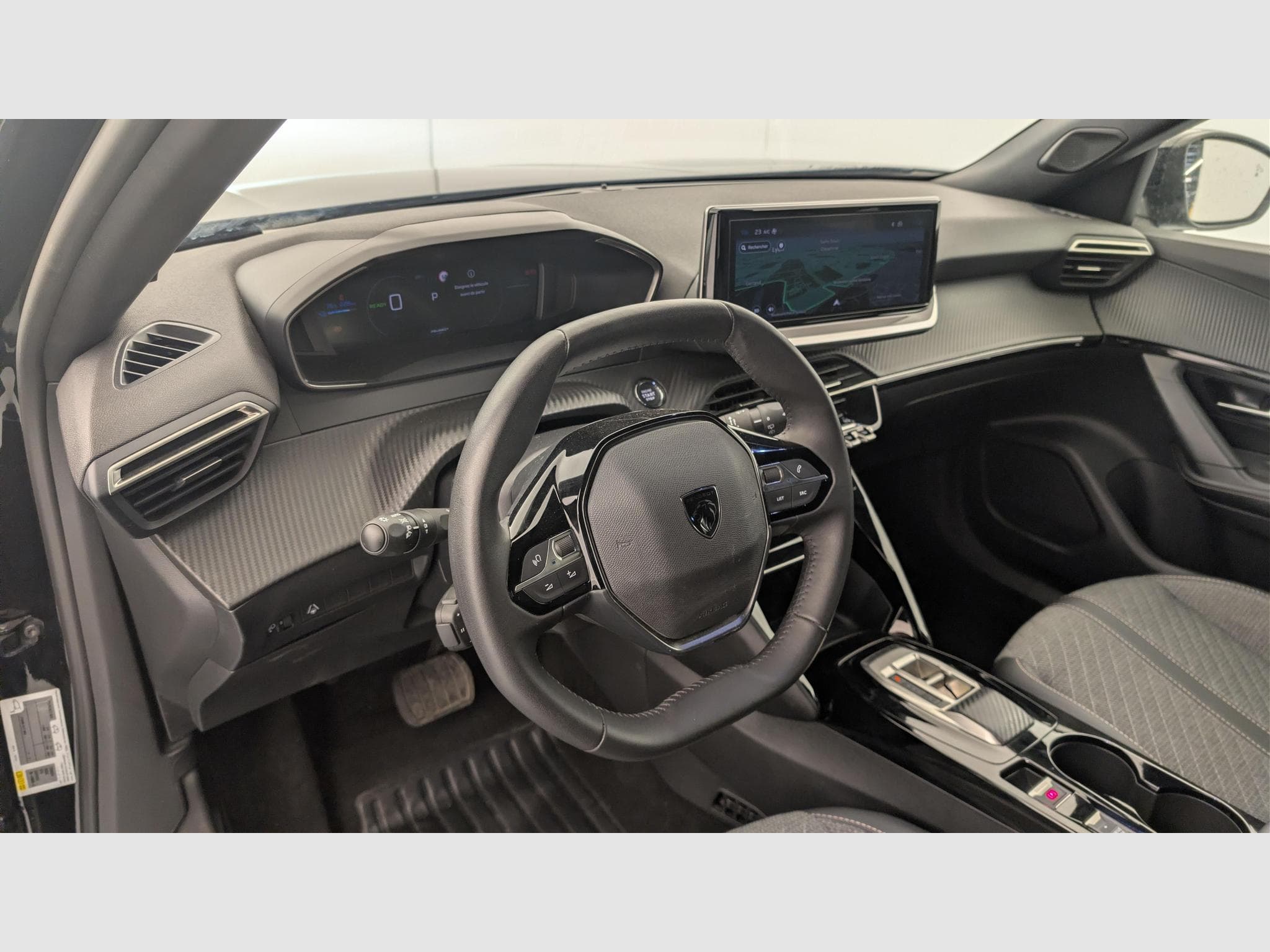 Peugeot 2008 ELECTRIQUE 50 kWh 136 ch Allure (2025) - Foto 15