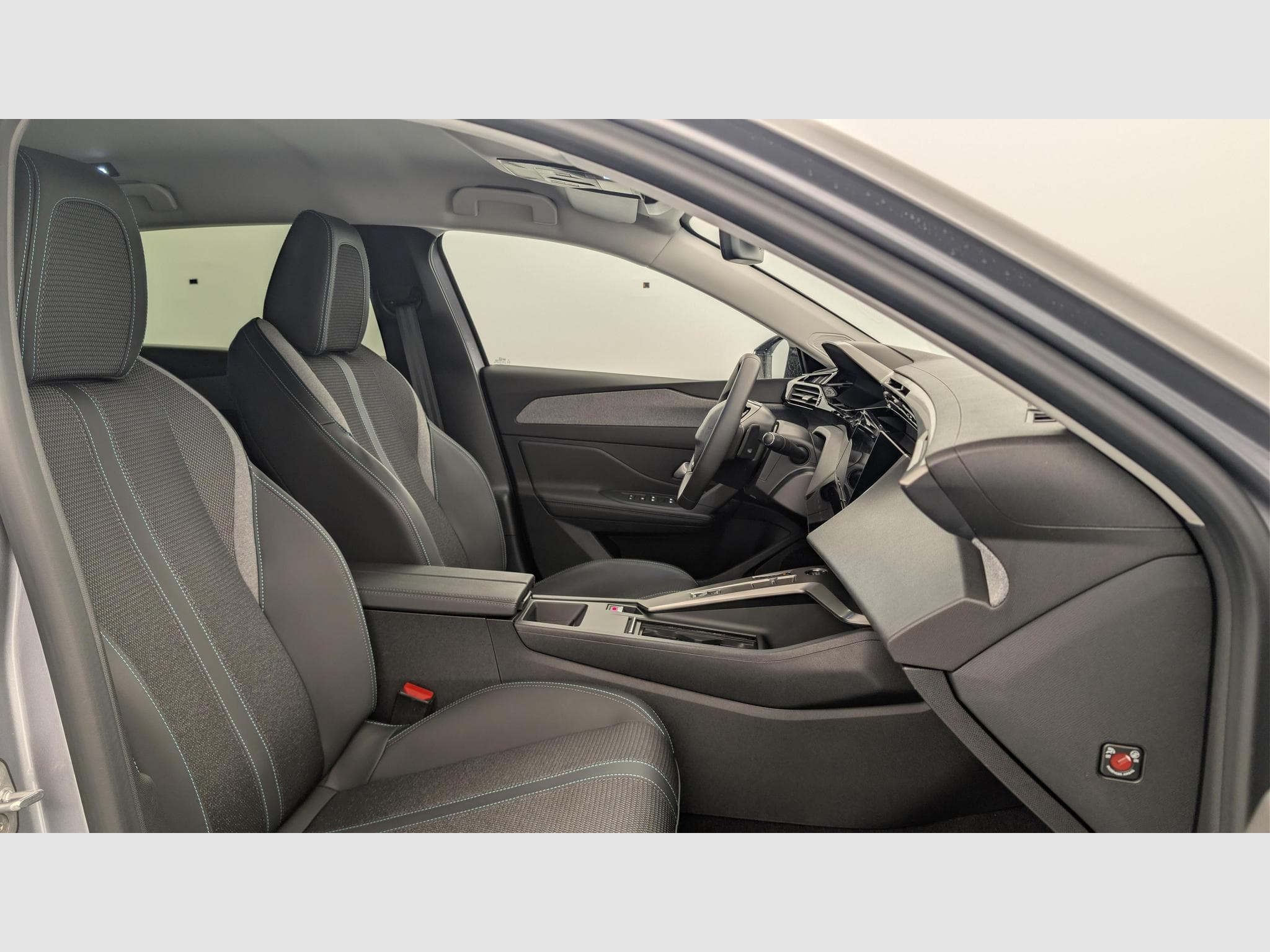 Peugeot 308 Hybrid 145 e-DCS6 Allure (2025) - Foto 9