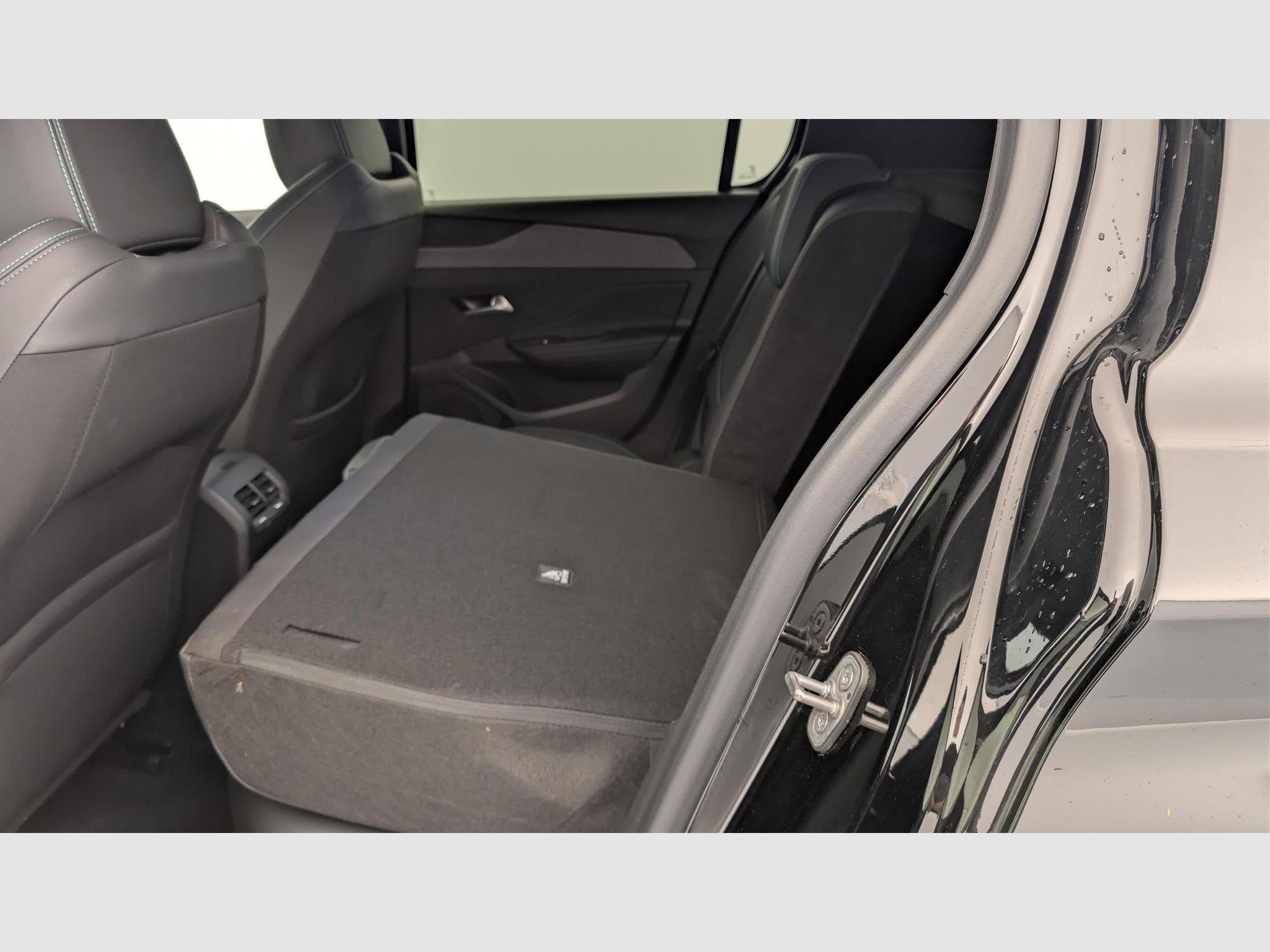 Peugeot 308 Hybrid 145 e-DCS6 Allure (2025) - Foto 12