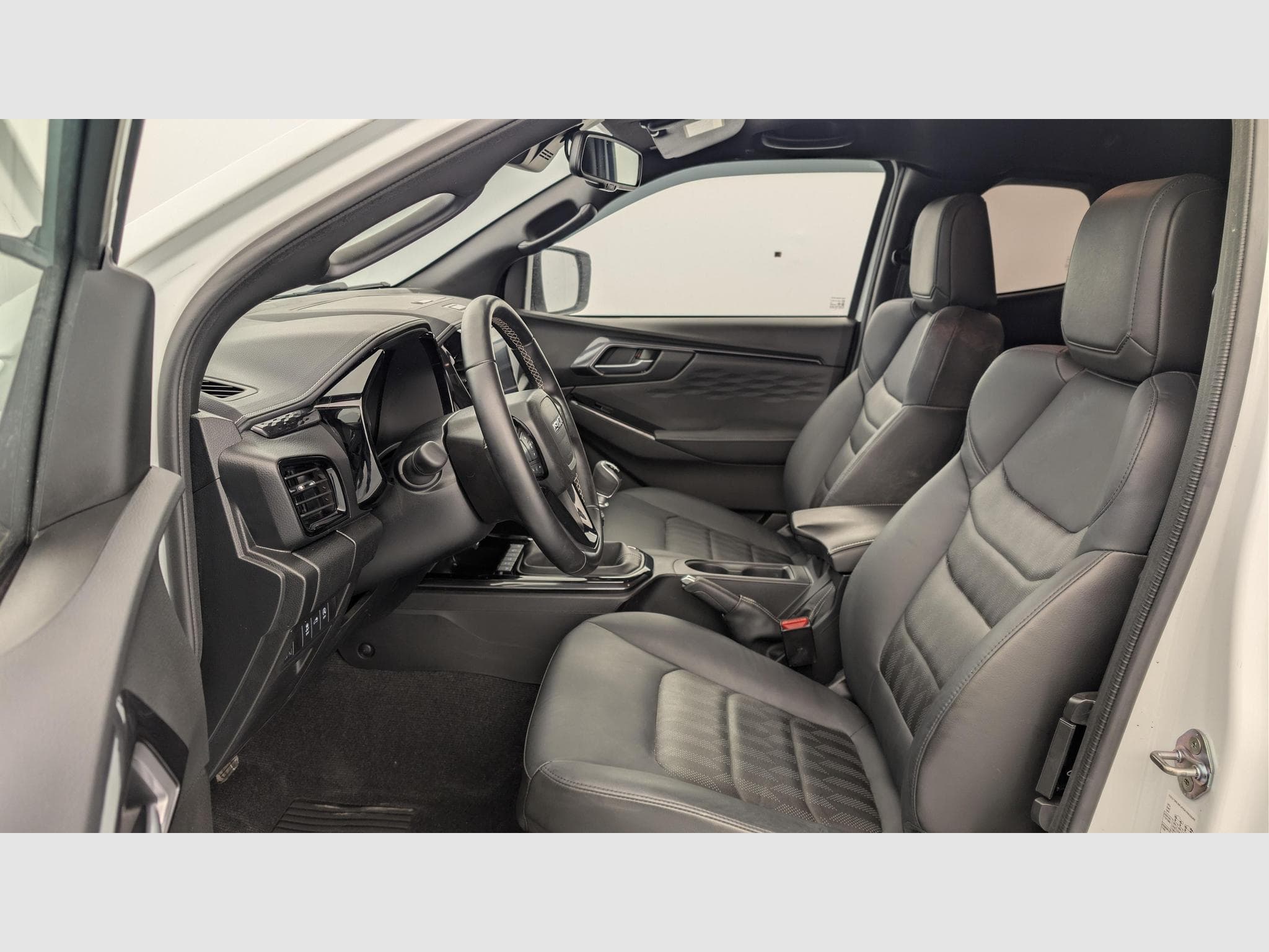 Isuzu D-MAX 1.9 4X4 SPACE CAB N60 NSPORT  MT VENTI- EDITION (2024) - Foto 20
