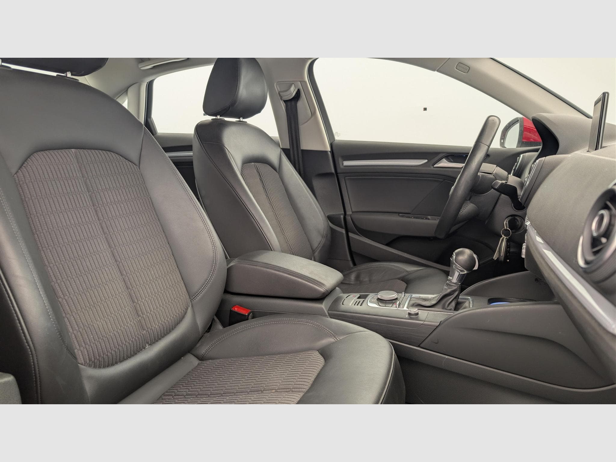 Audi A3 1.4 TFSI COD 140 AMBIENTE S TRONIC 7 (2014) - Foto 9