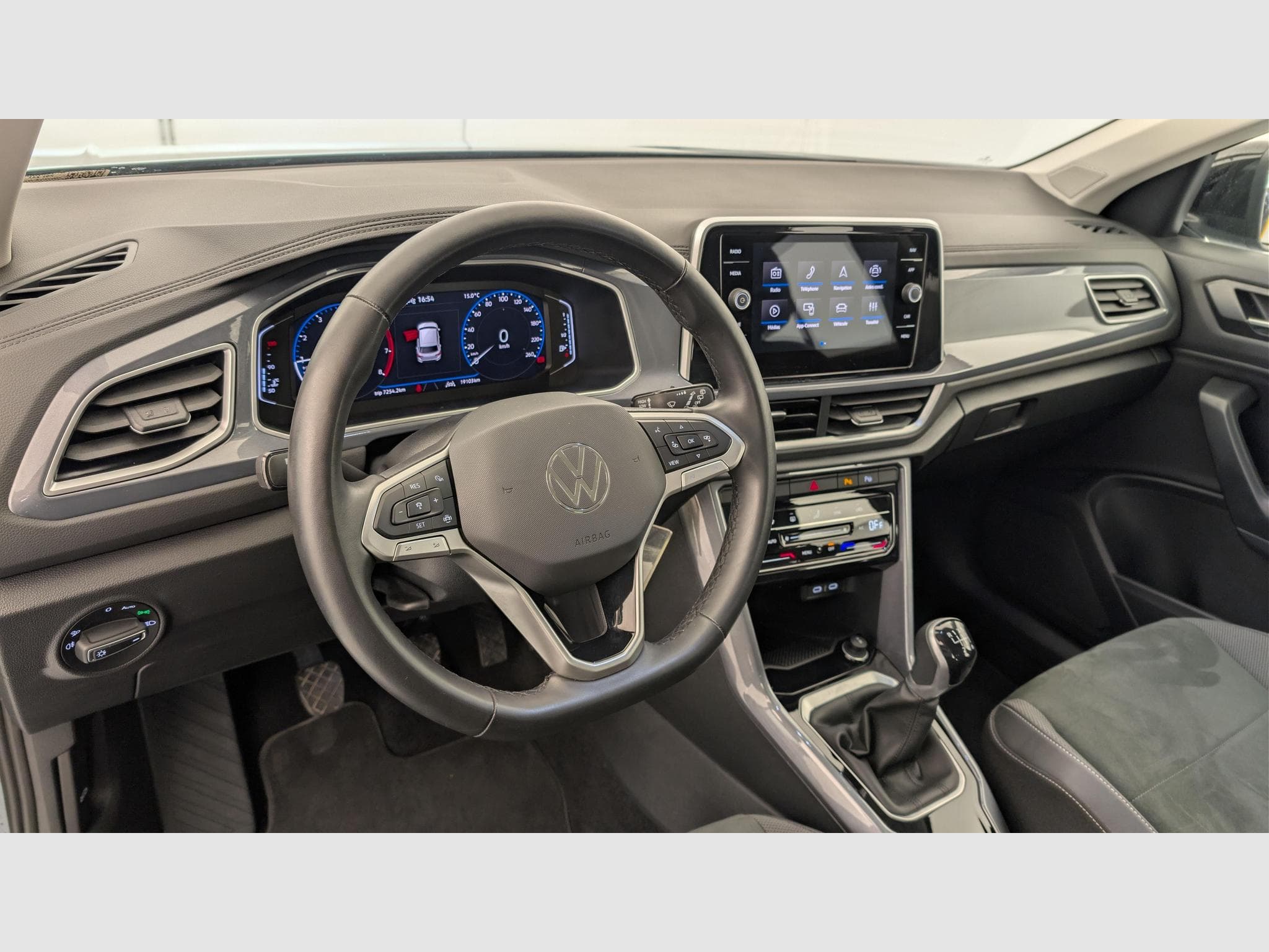 VW T-Roc 1.0 TSI 116 START/STOP BVM6 STYLE (2025) - Foto 15