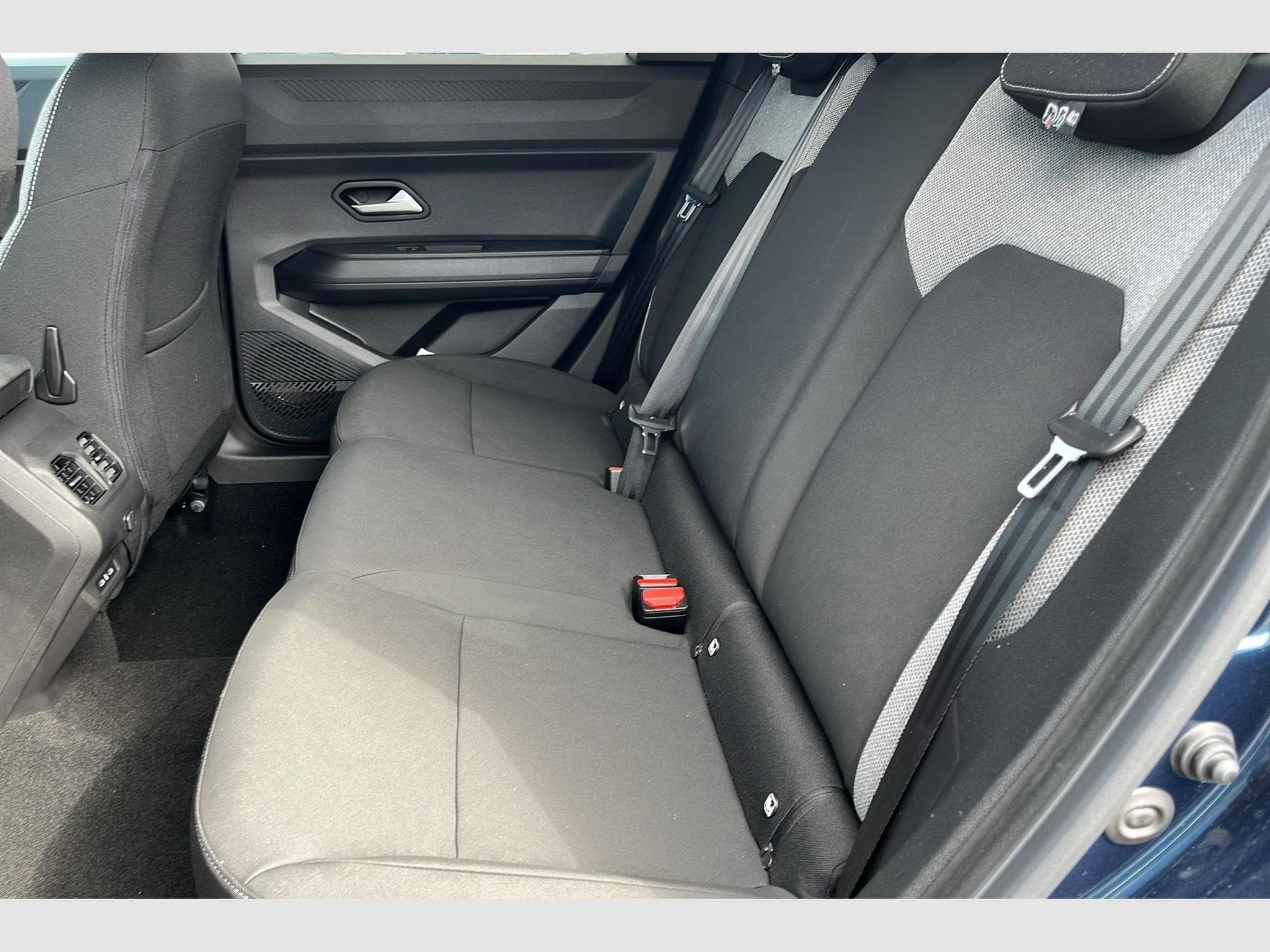 Dacia BIGSTER Mild Hybrid 140 Journey (2026) - Photo 10