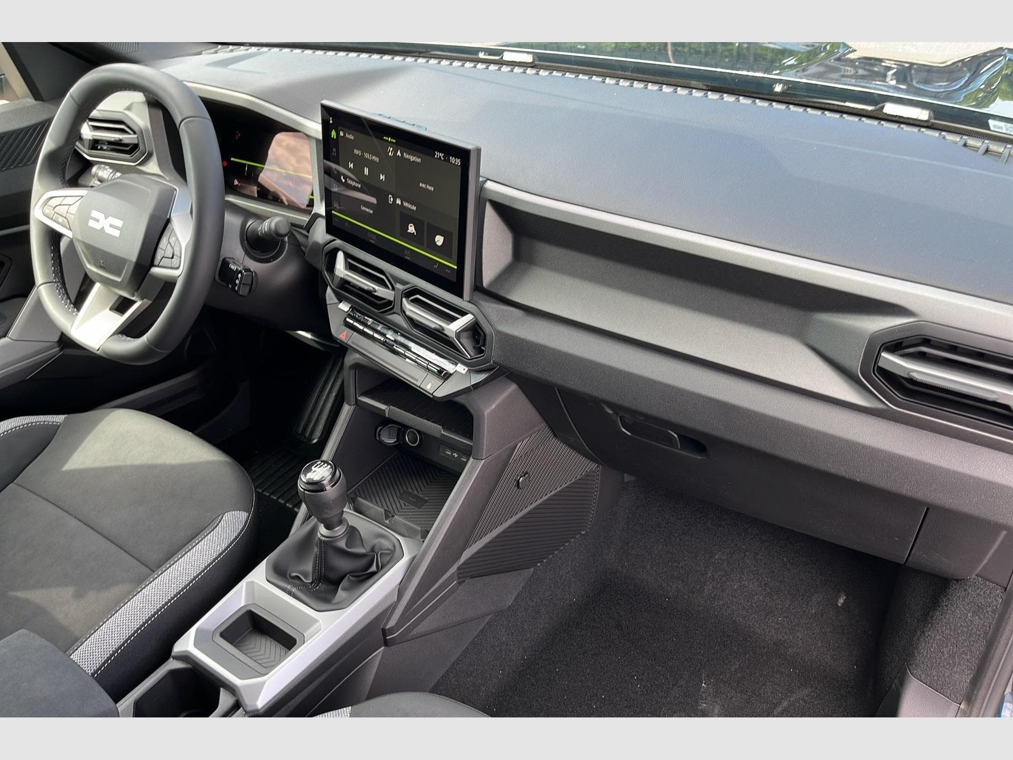 Dacia BIGSTER Mild Hybrid 140 Journey (2026) - Photo 12