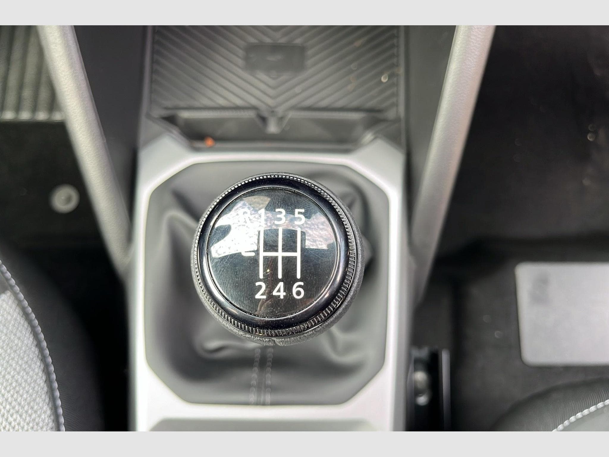 Dacia BIGSTER Mild Hybrid 140 Journey (2026) - Photo 16