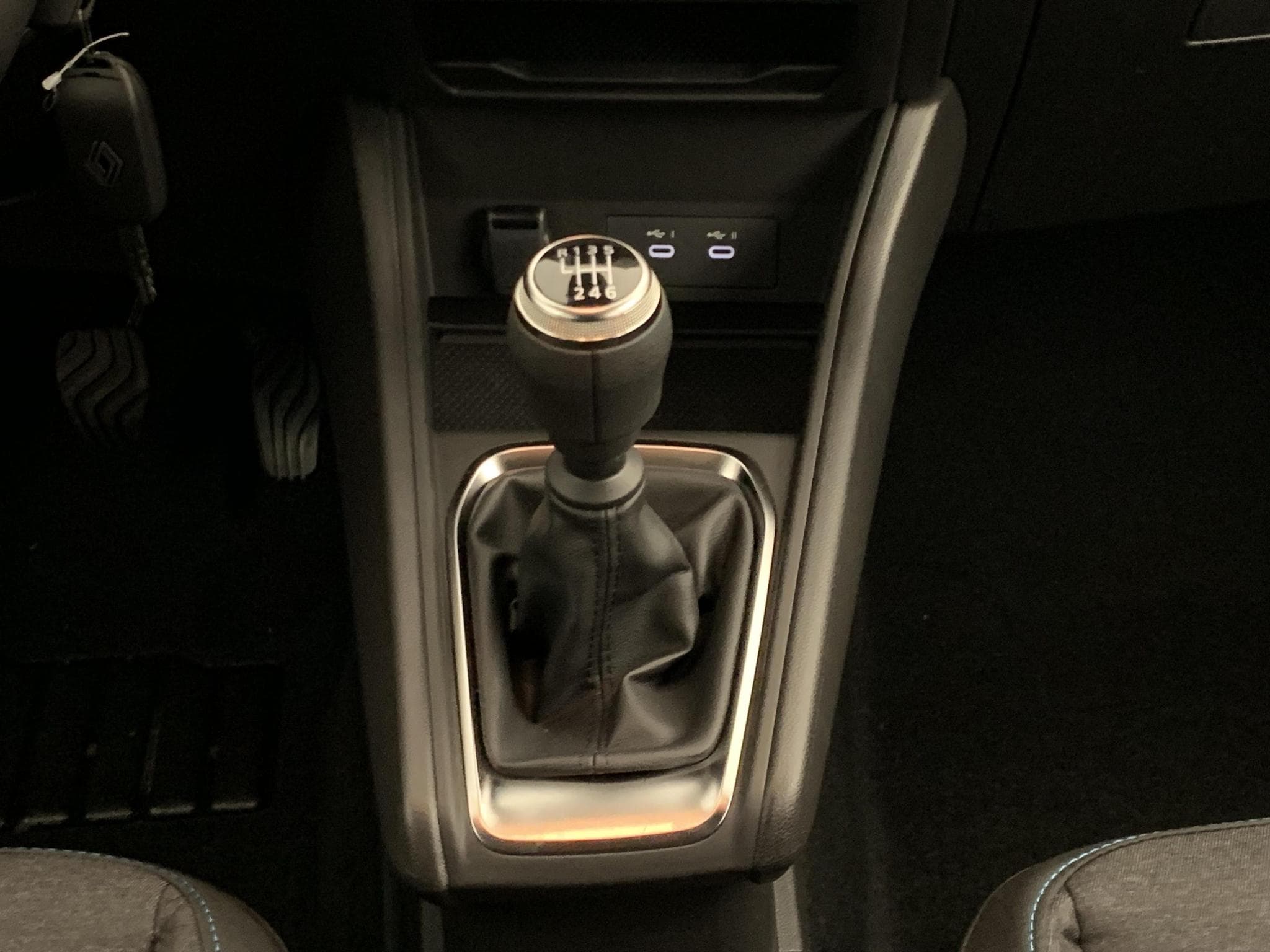 Renault CAPTUR TCe 115 ch Evolution (2026) - Foto 16