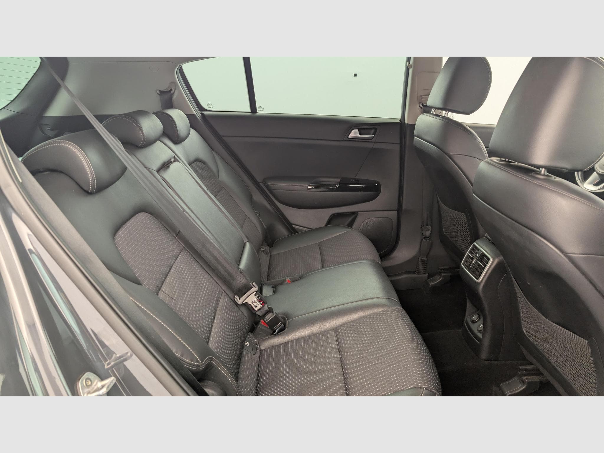 Kia SPORTAGE 1.6 CRDi 136 ISG 4x2 DCT7 Active (2020) - Foto 10