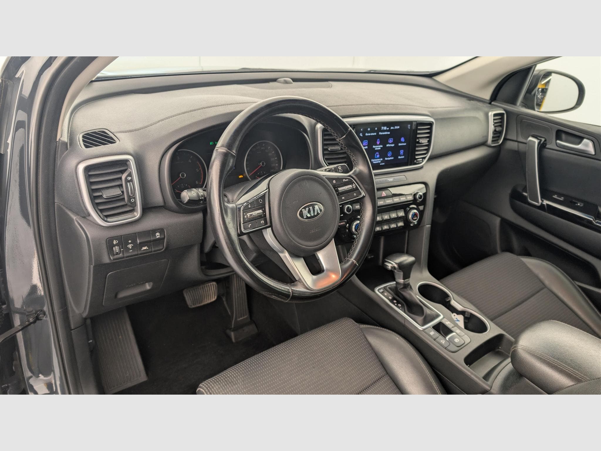 Kia SPORTAGE 1.6 CRDi 136 ISG 4x2 DCT7 Active (2020) - Foto 15