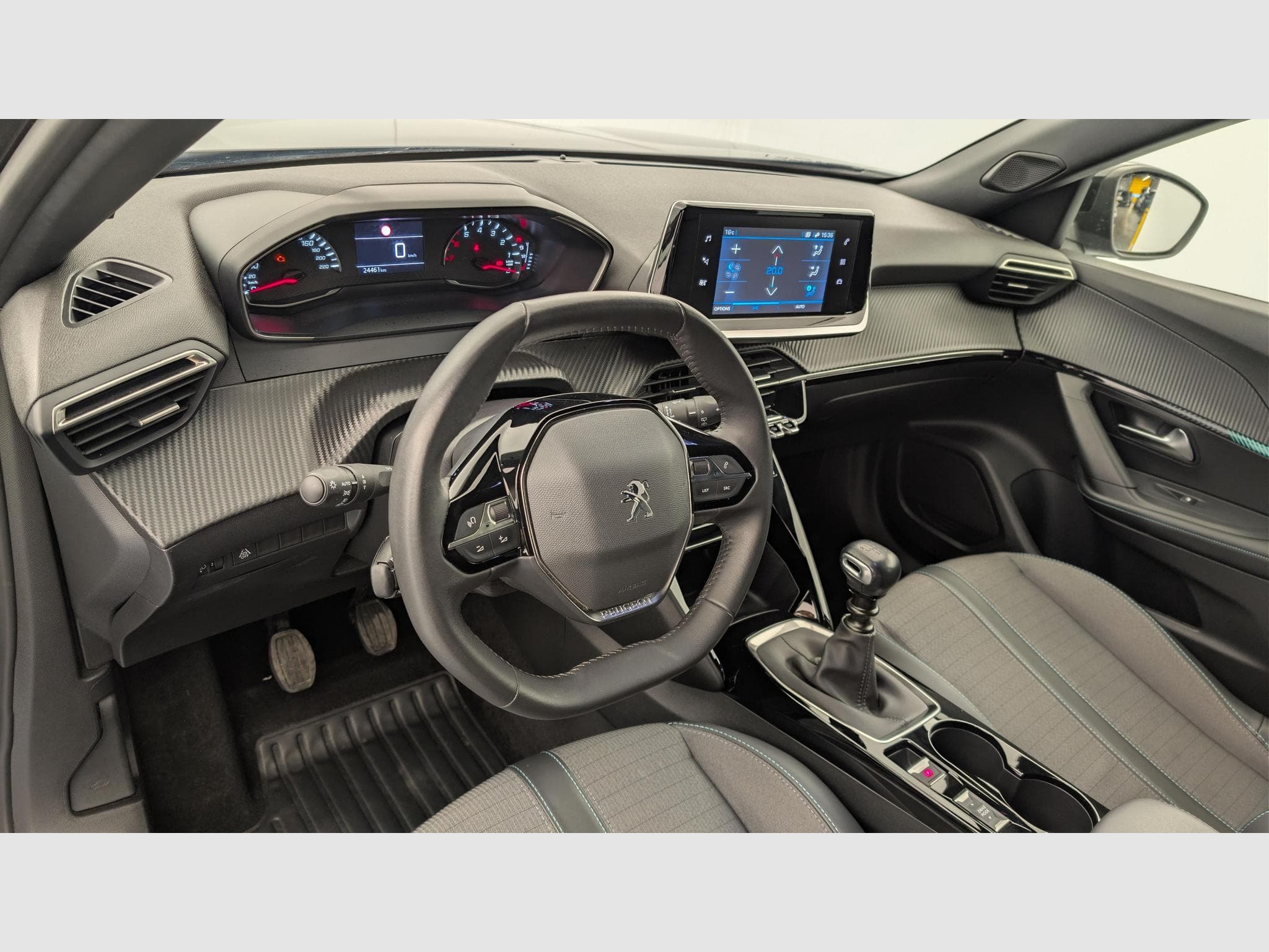 Peugeot 2008 PureTech 130 S&S BVM6 Allure (2023) - Foto 15