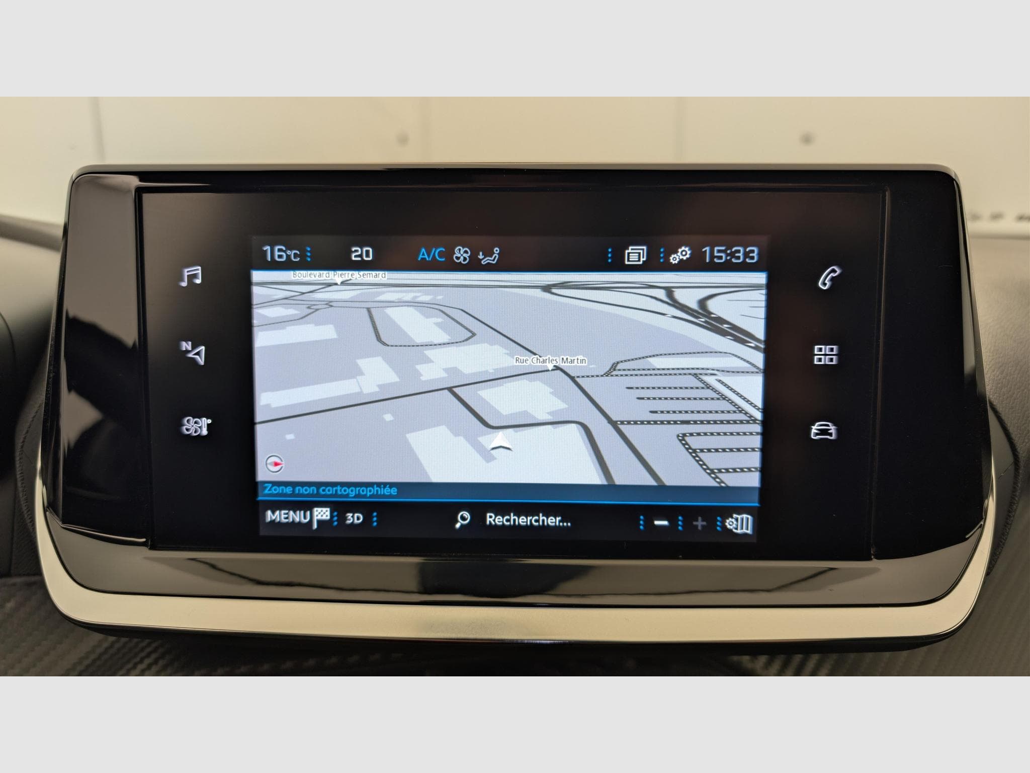Peugeot 2008 PureTech 130 S&S BVM6 Allure (2023) - Foto 19